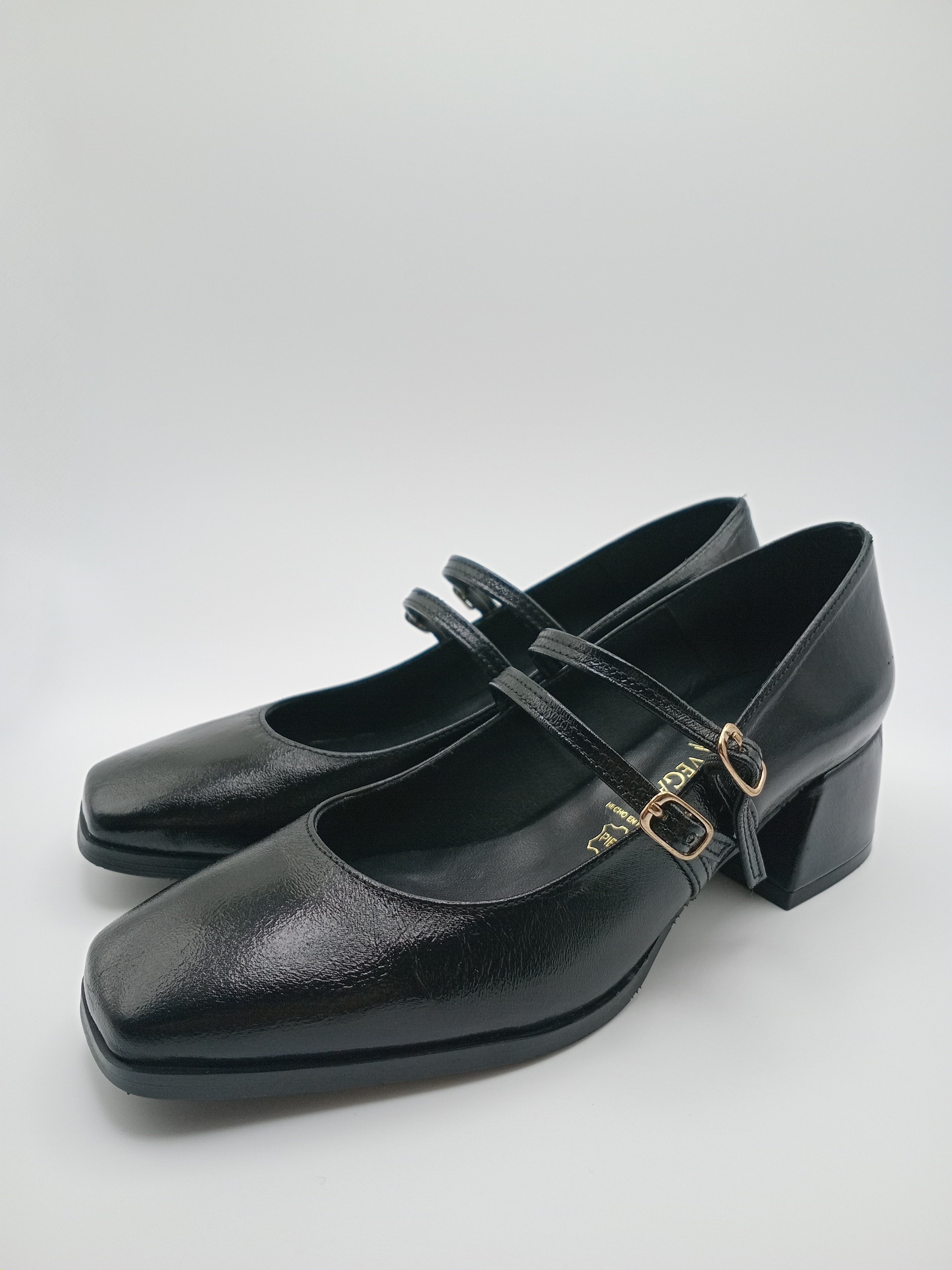 SALTO MARY JANE DANIELA VEGA PRETO FIVELA DUPLA BICO QUADRADO COURO