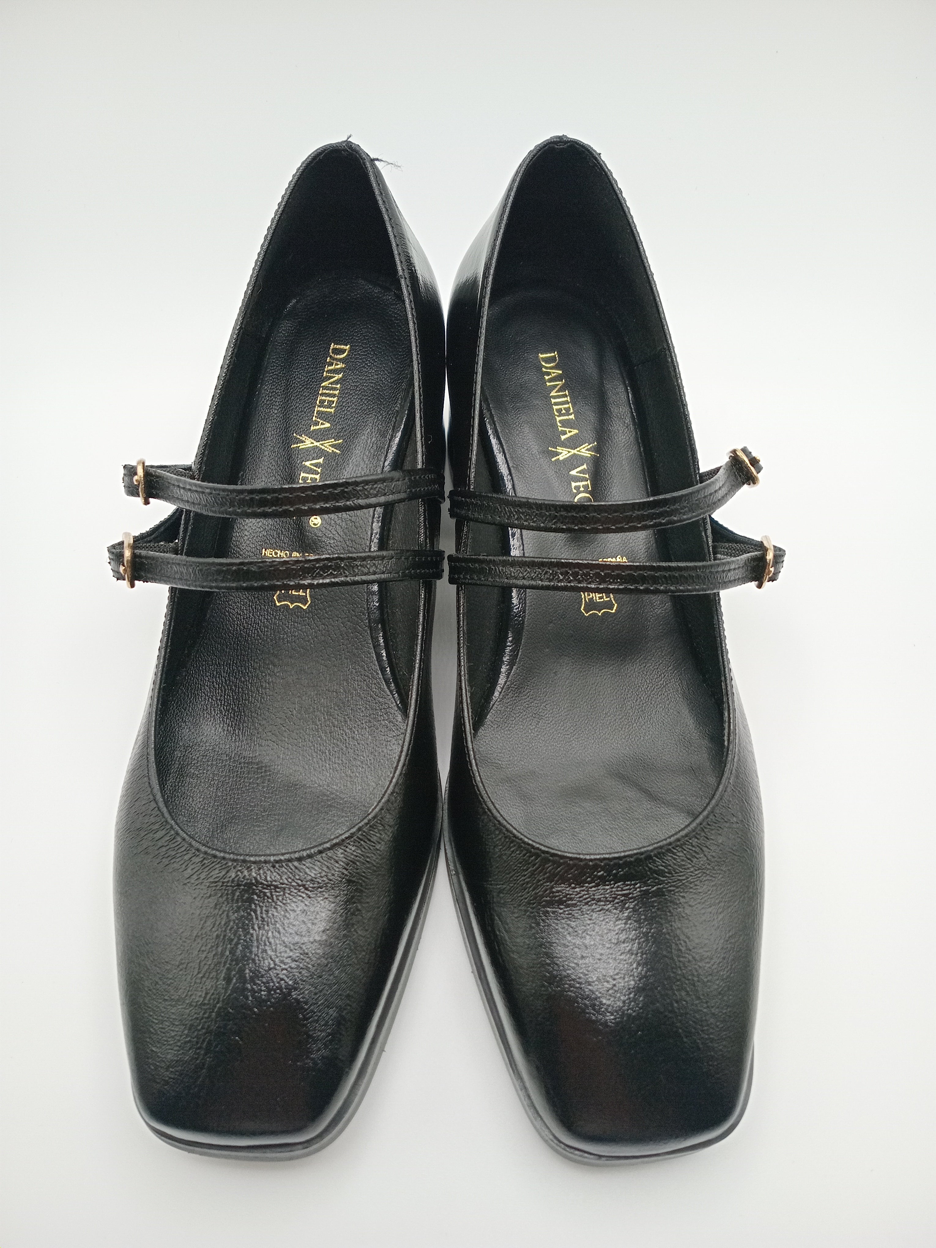 SALTO MARY JANE DANIELA VEGA PRETO FIVELA DUPLA BICO QUADRADO COURO