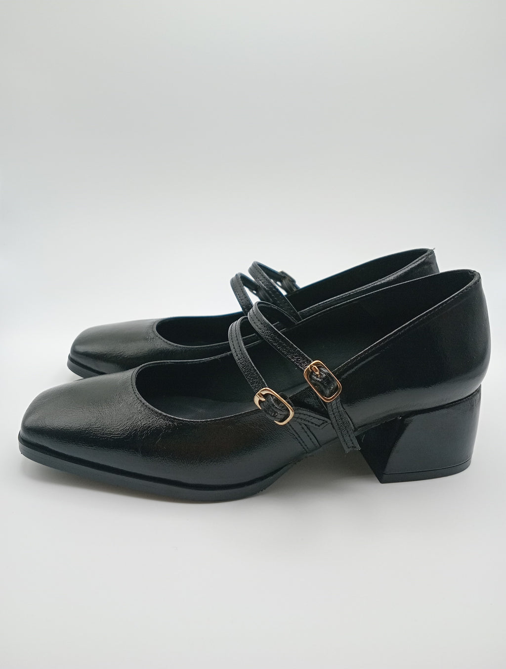 SALTO MARY JANE DANIELA VEGA PRETO FIVELA DUPLA BICO QUADRADO COURO