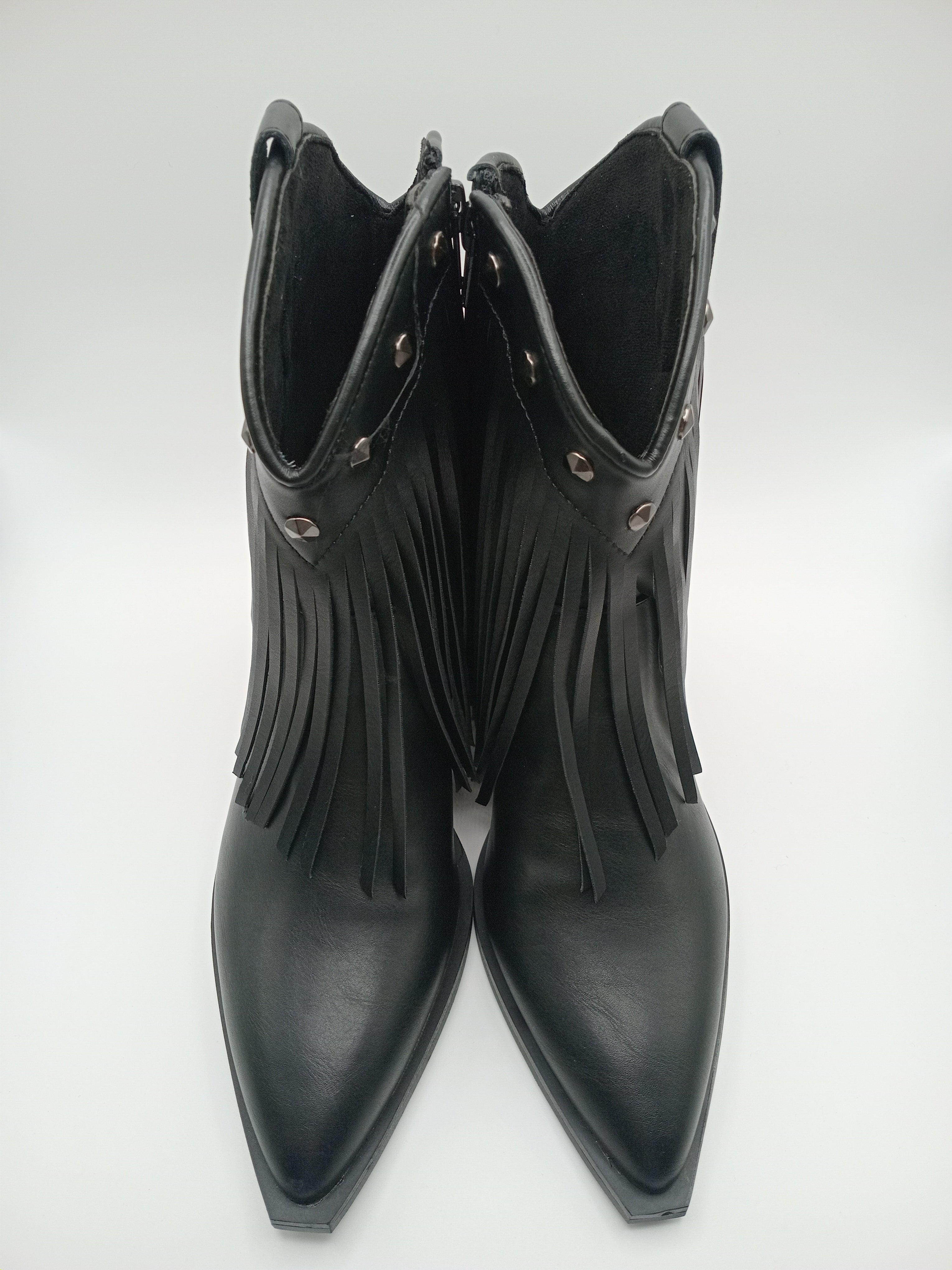 BOTA COWGIRL CORINA PRETO FRANJA ECO PELE BICUDO
