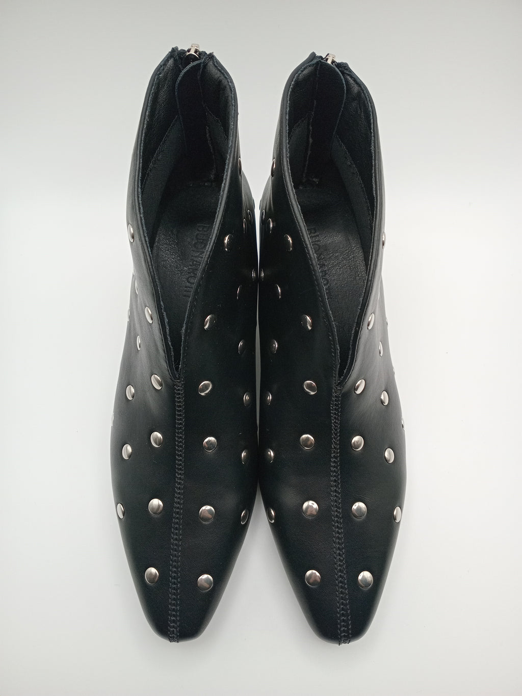 BOTA SALTO BUONAROTTI PRETO ECO PELE ZIPER TAXAS FENDA BICO QUADRADO