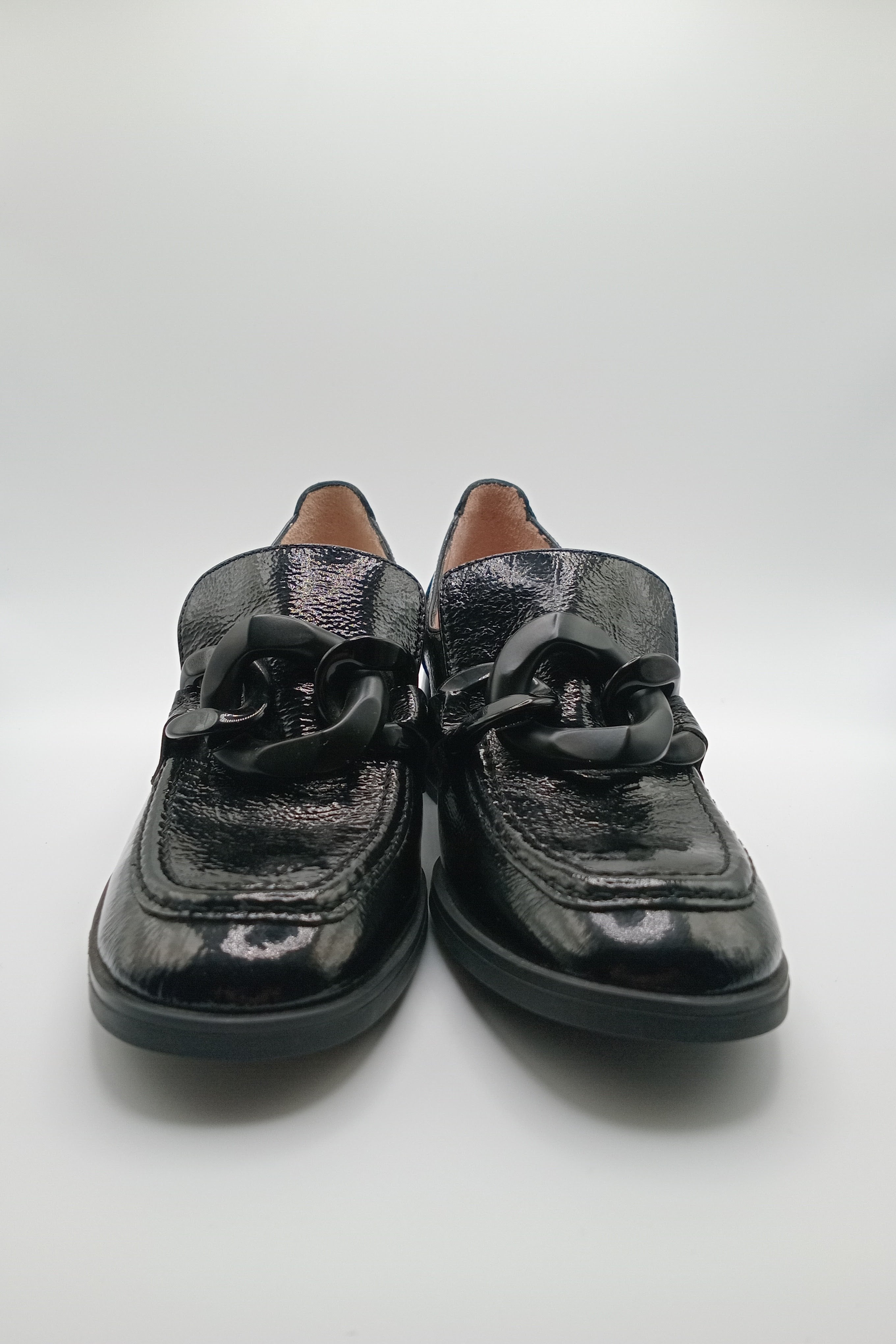 MOCASSIM SALTO HISPANITAS PRETO COURO TIRA CORRENTE BICO REDONDO