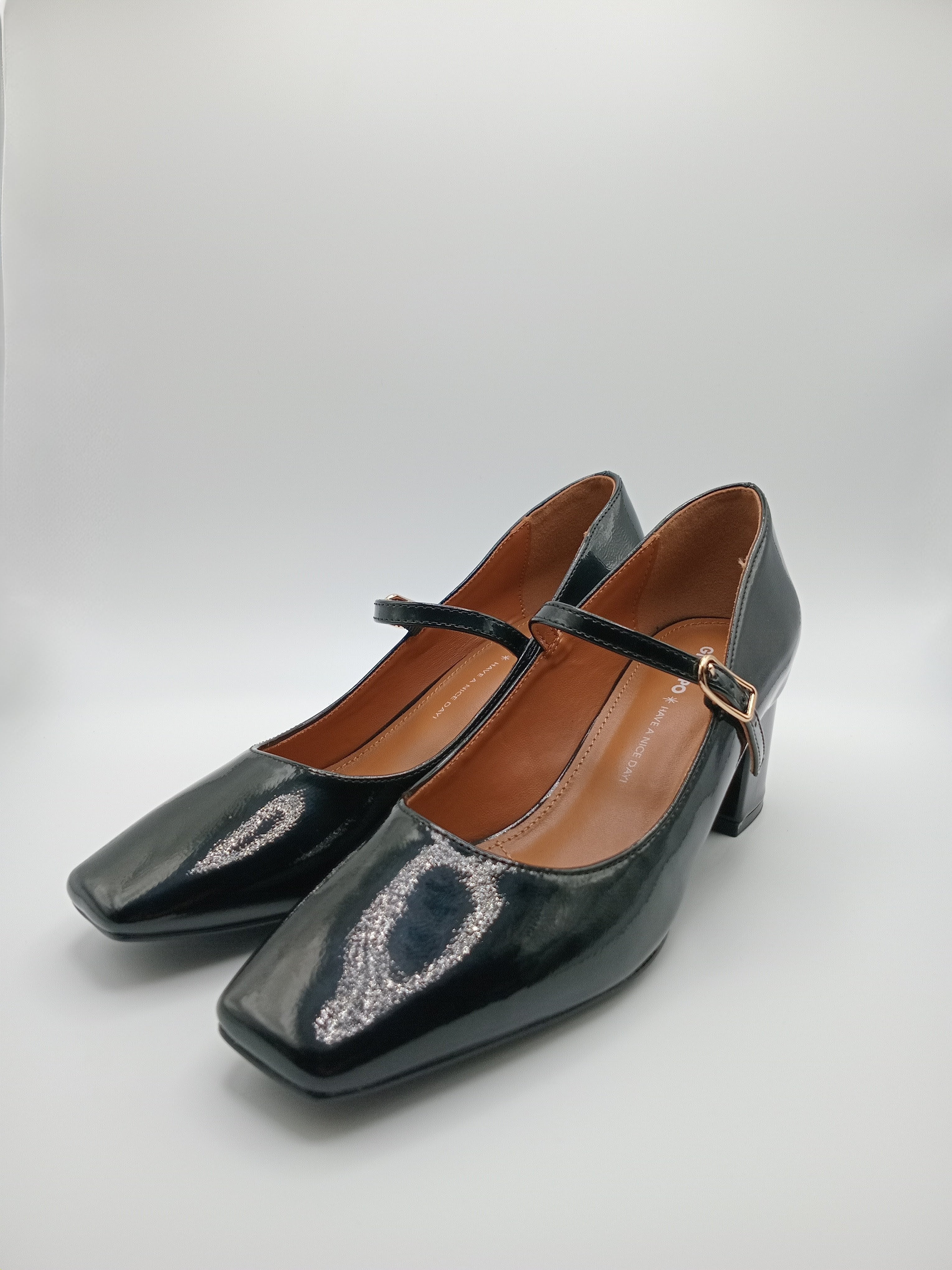 SALTO MARY JANE GIOSEPPO PRETO COURO LISO BICO QUADRADO