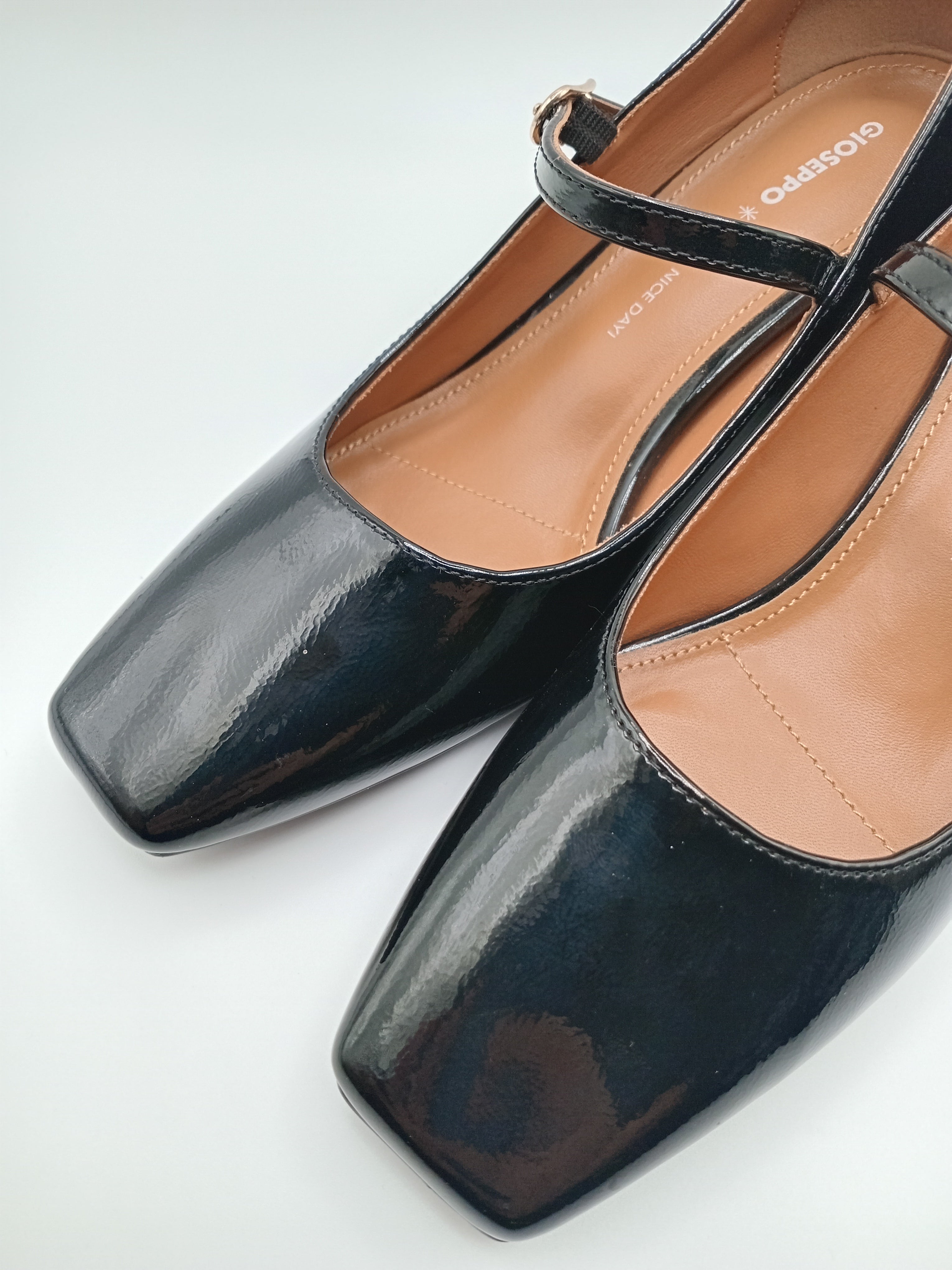 SALTO MARY JANE GIOSEPPO PRETO COURO LISO BICO QUADRADO