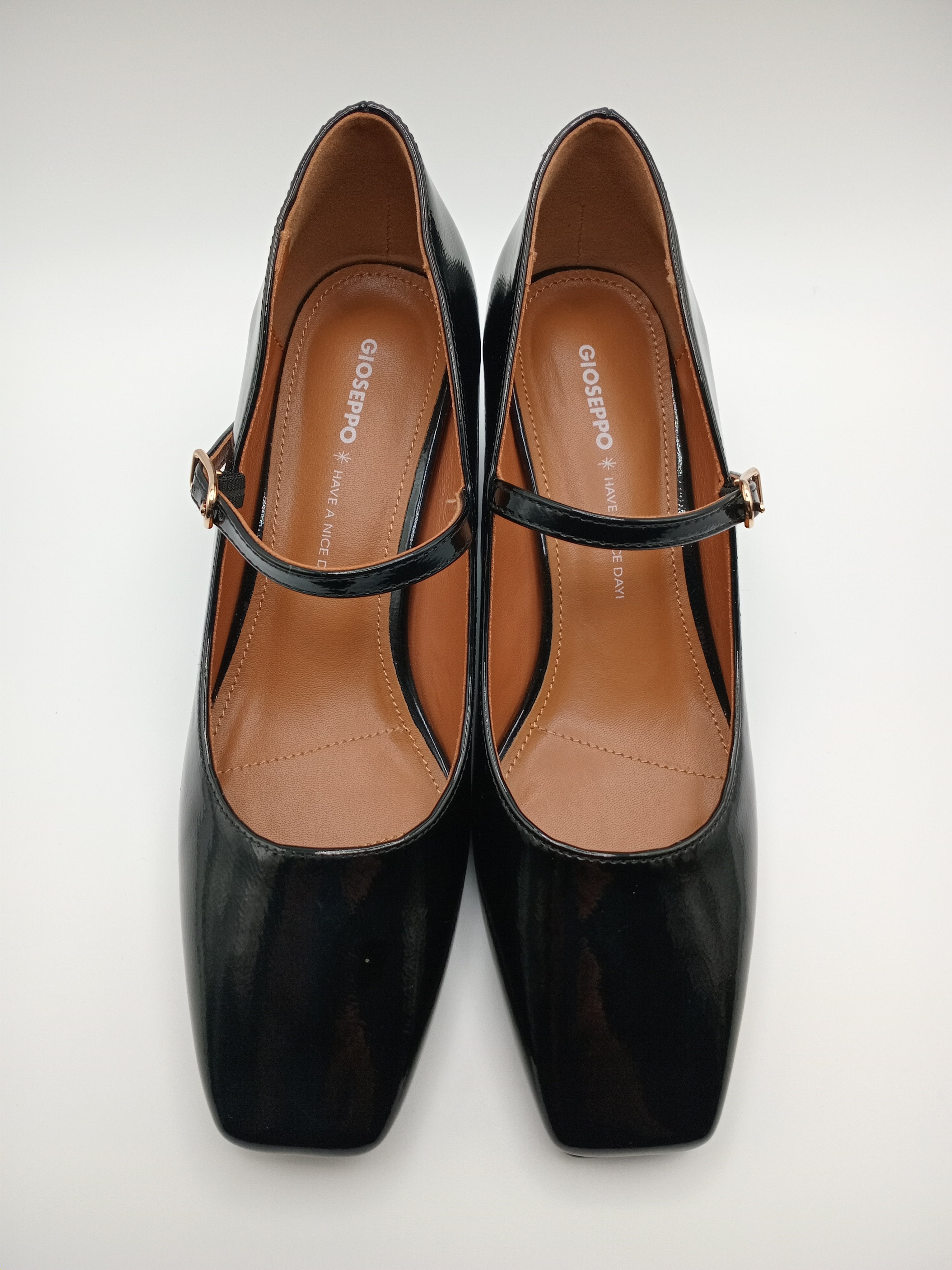 SALTO MARY JANE GIOSEPPO PRETO COURO LISO BICO QUADRADO