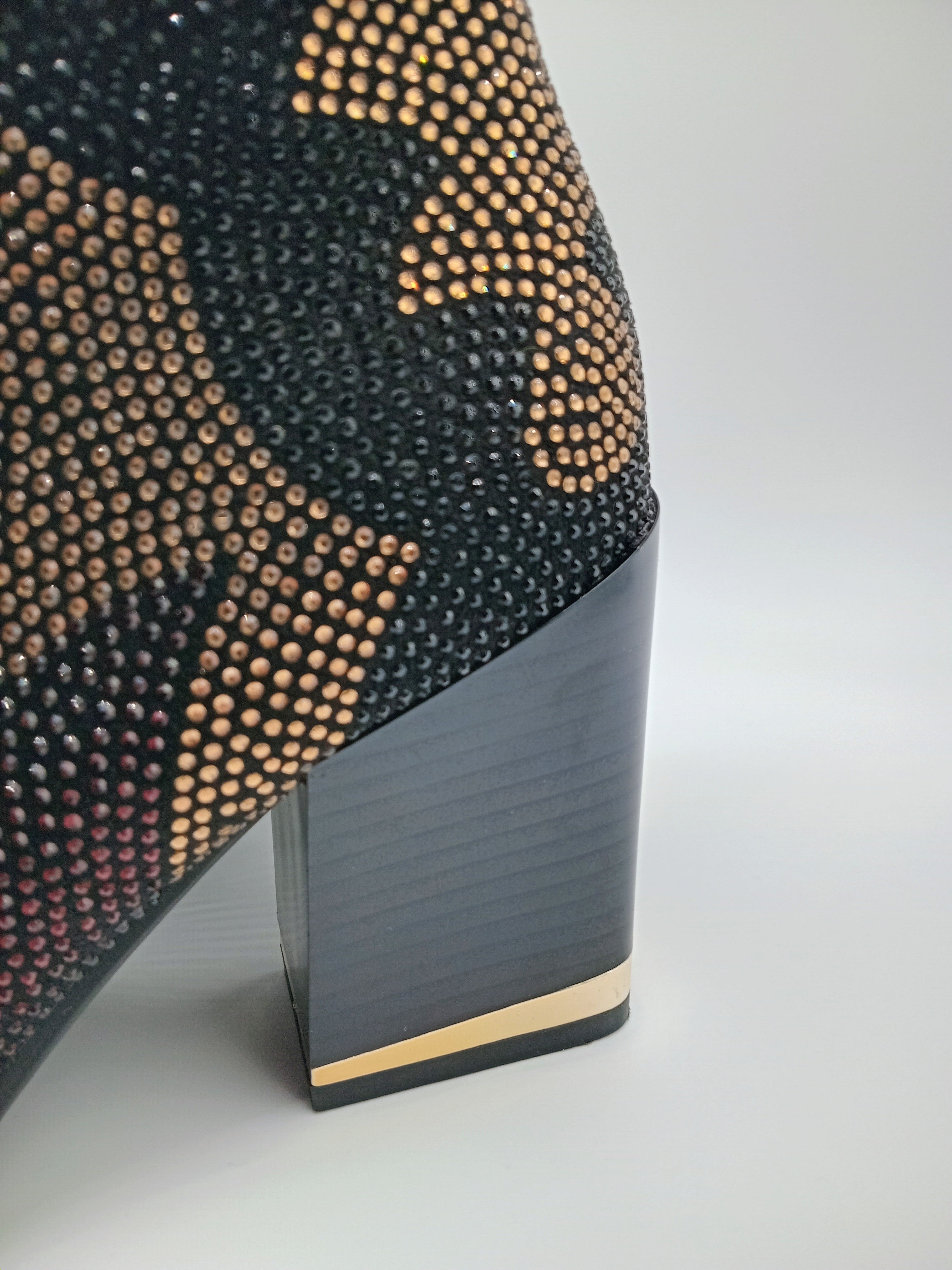 BOTA COWGIRL ROCKAWAY PRETO CRAVEJADA BRILHO BICUDO