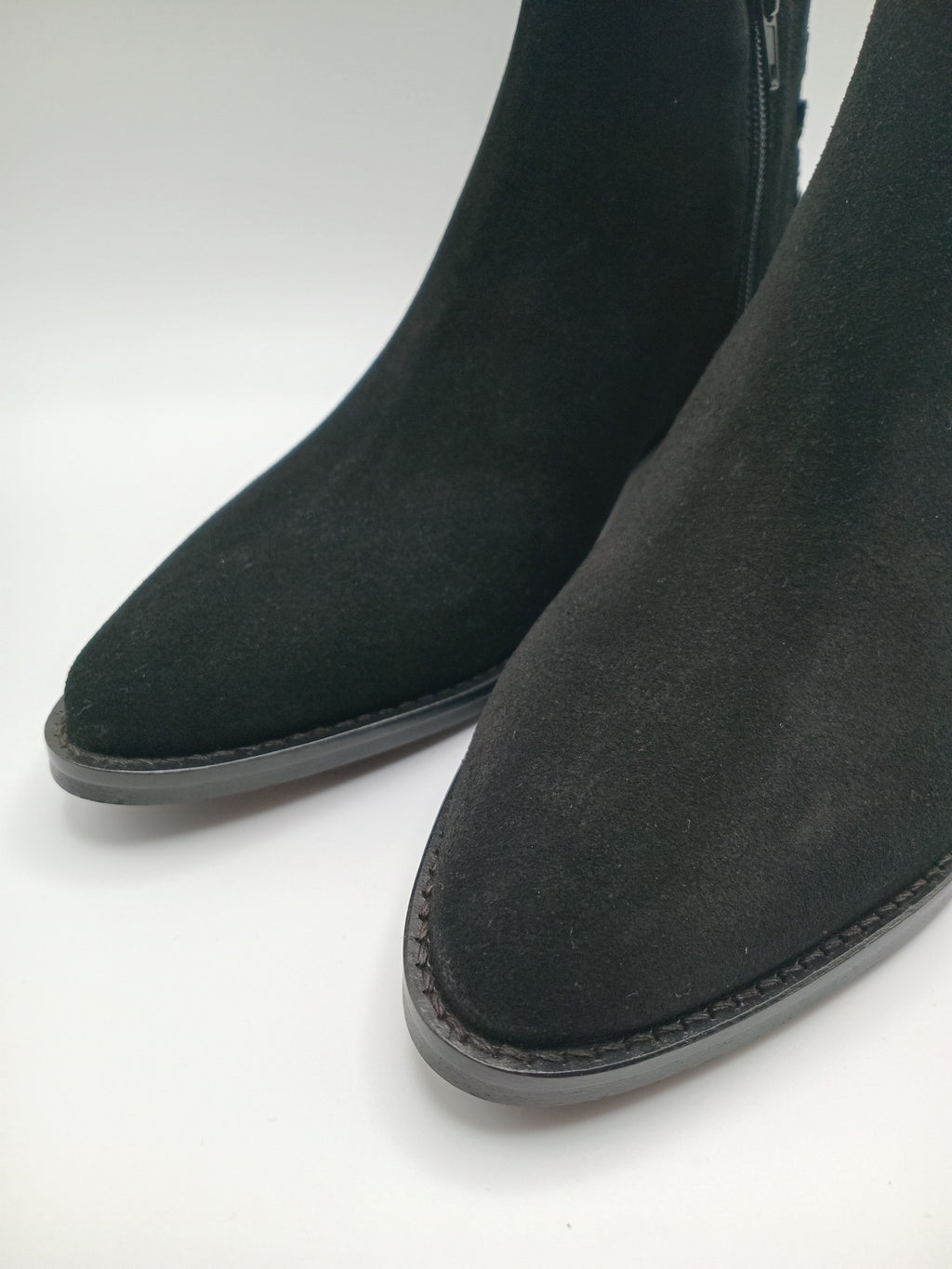 BOTA TEXANA MACADI PRETO COURO BICUDO BORDADO BOTIM