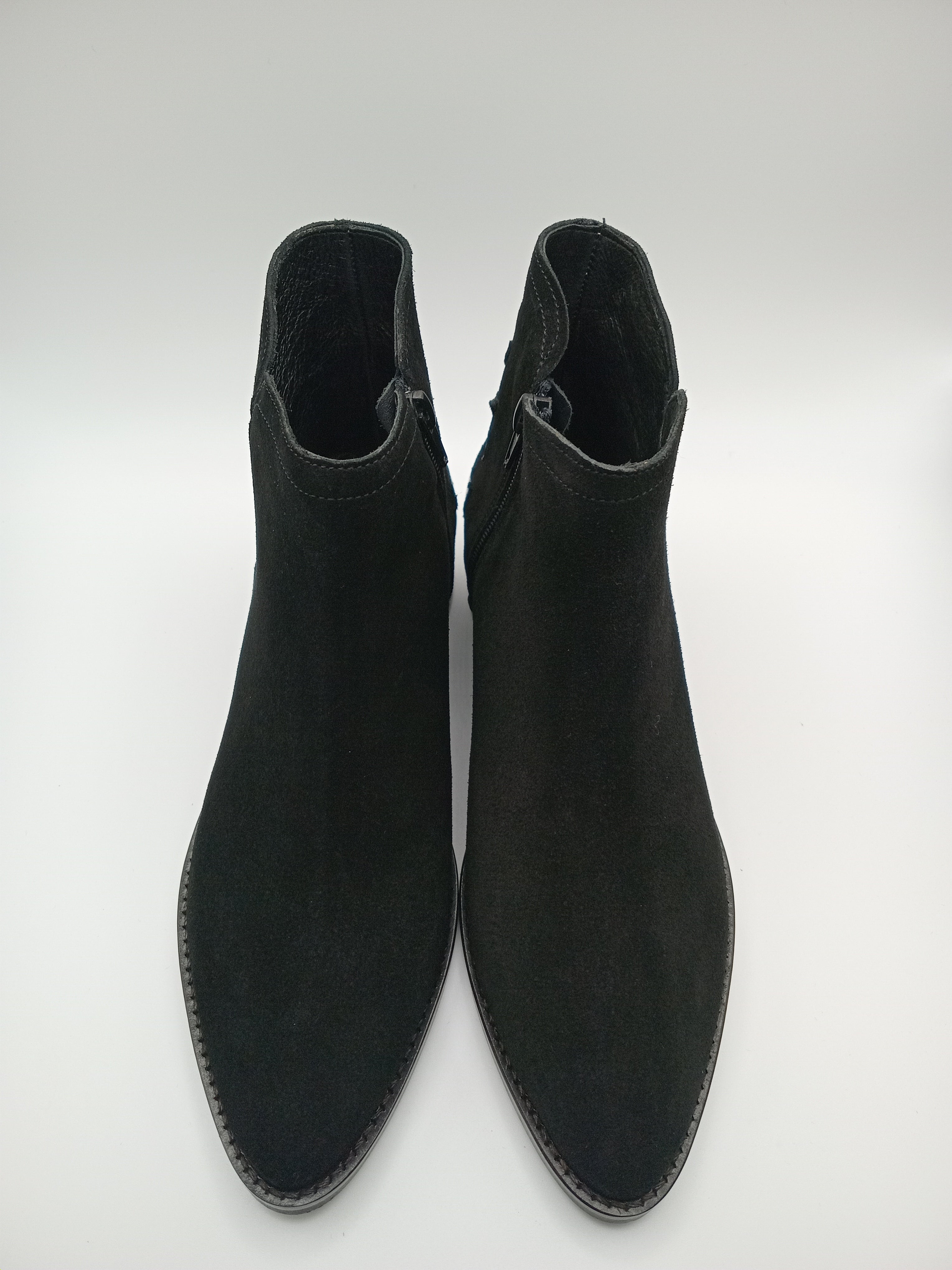 BOTA TEXANA MACADI PRETO COURO BICUDO BORDADO BOTIM