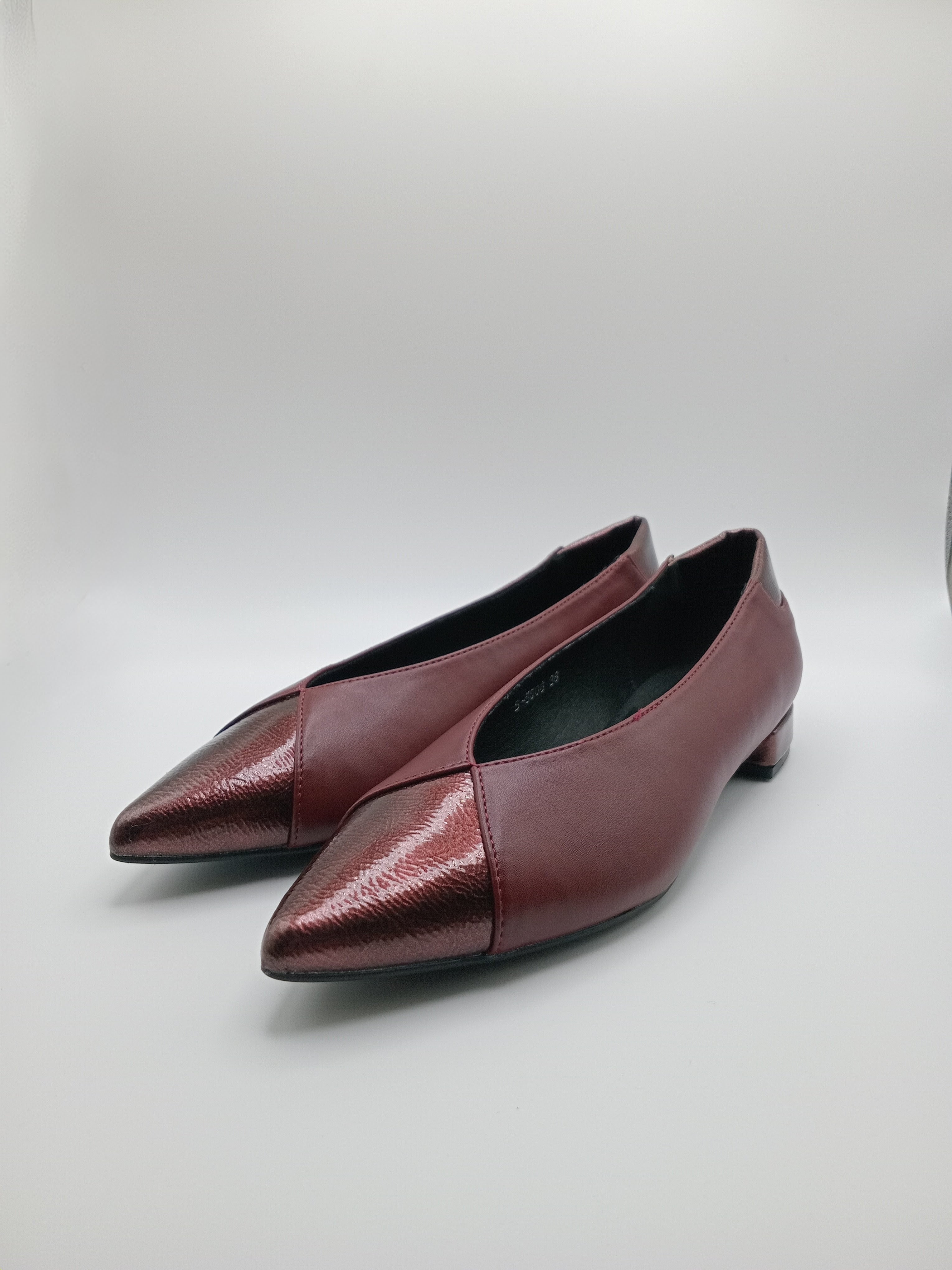 SABRINA BUONAROTTI VINHO ECO PELE PALMILHA ACOLCHOADA BICUDO TEXTURA