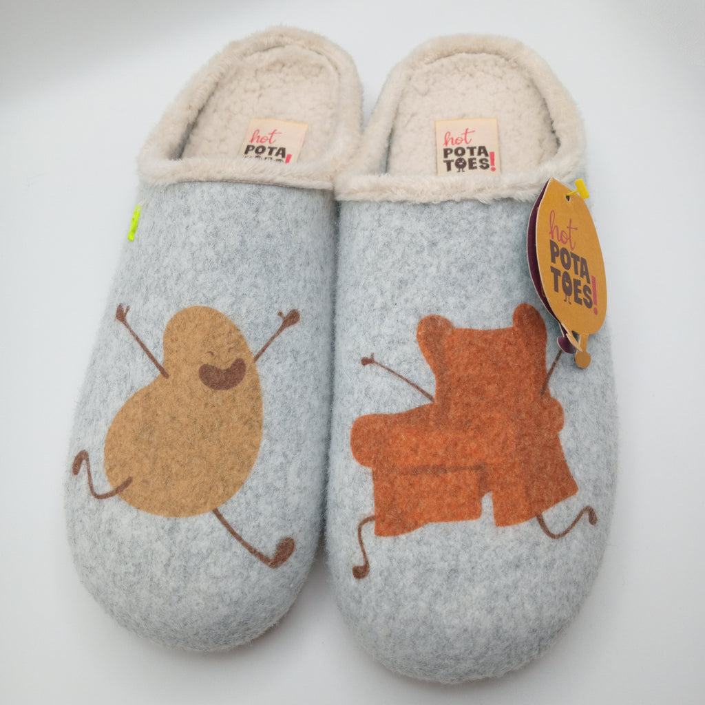 PANTUFAS HOT POTATOES CINZA SOLA GROSSA BORRACHA POLTRONA E BATATA CORRENDO PARA O ABRAÇO