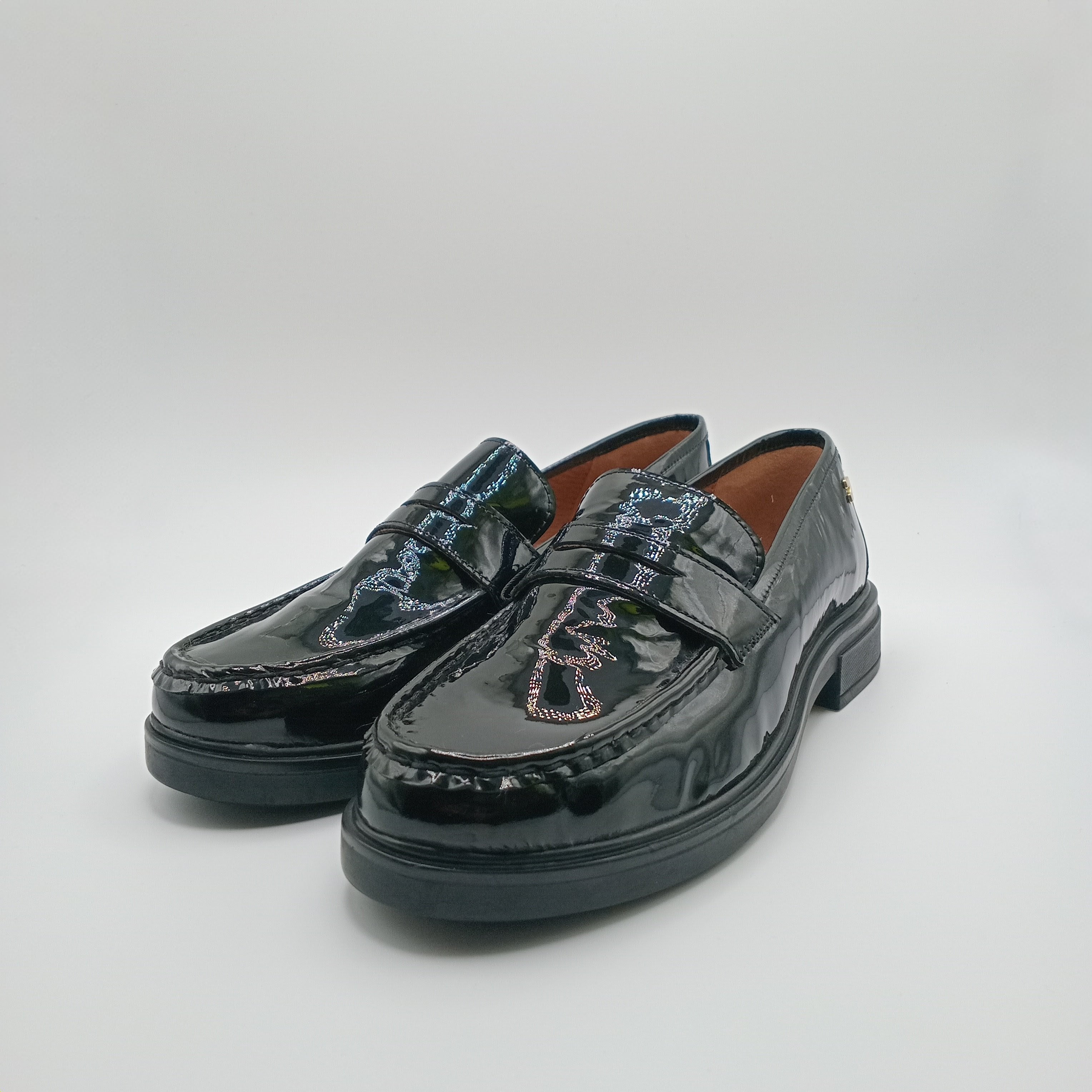 MOCASSIM SALTO GIOSEPPO PRETO COURO VERNIZ LISO