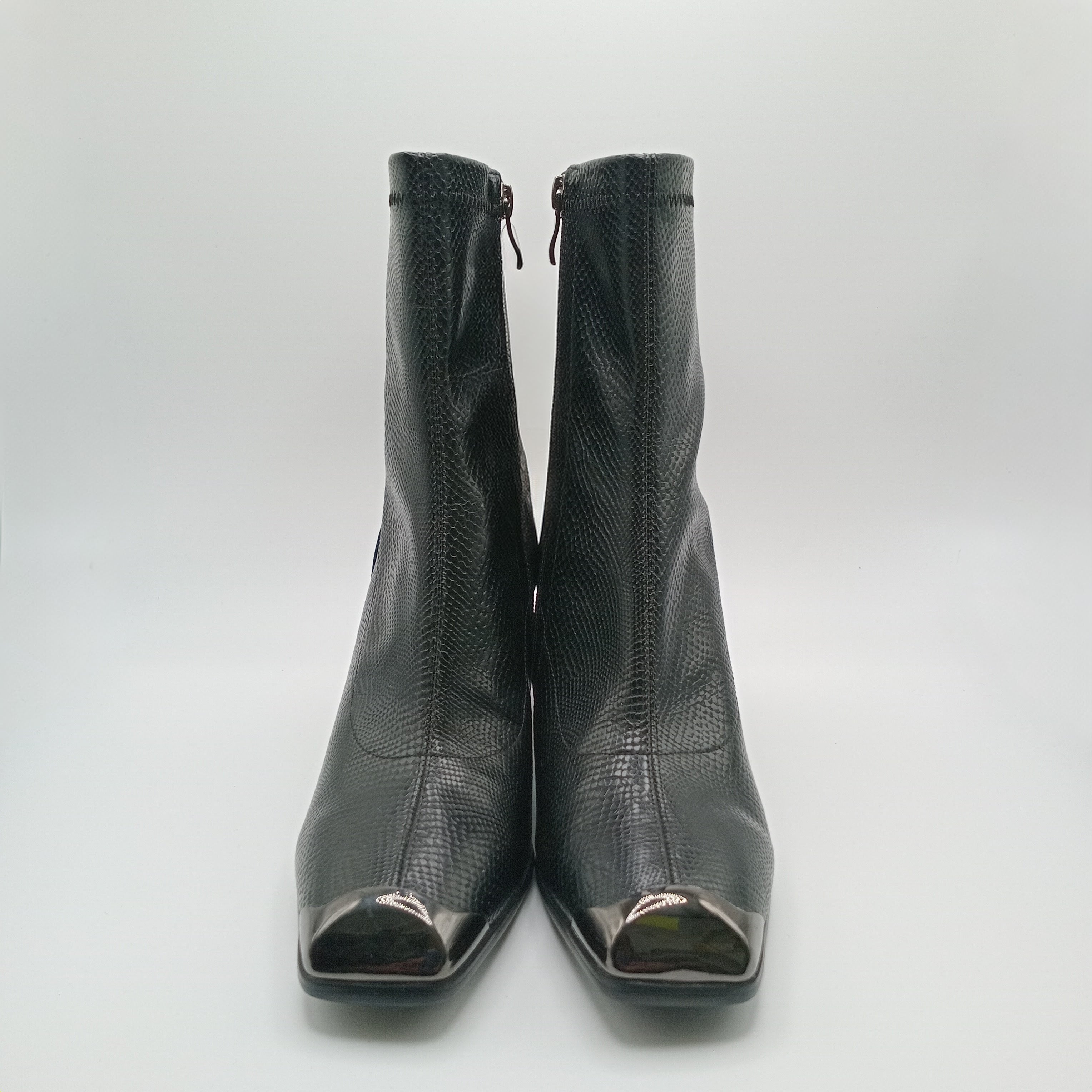 BOTA ROCKAWAY PRETA ECO PELE COBRA BICO METAL ZIPER