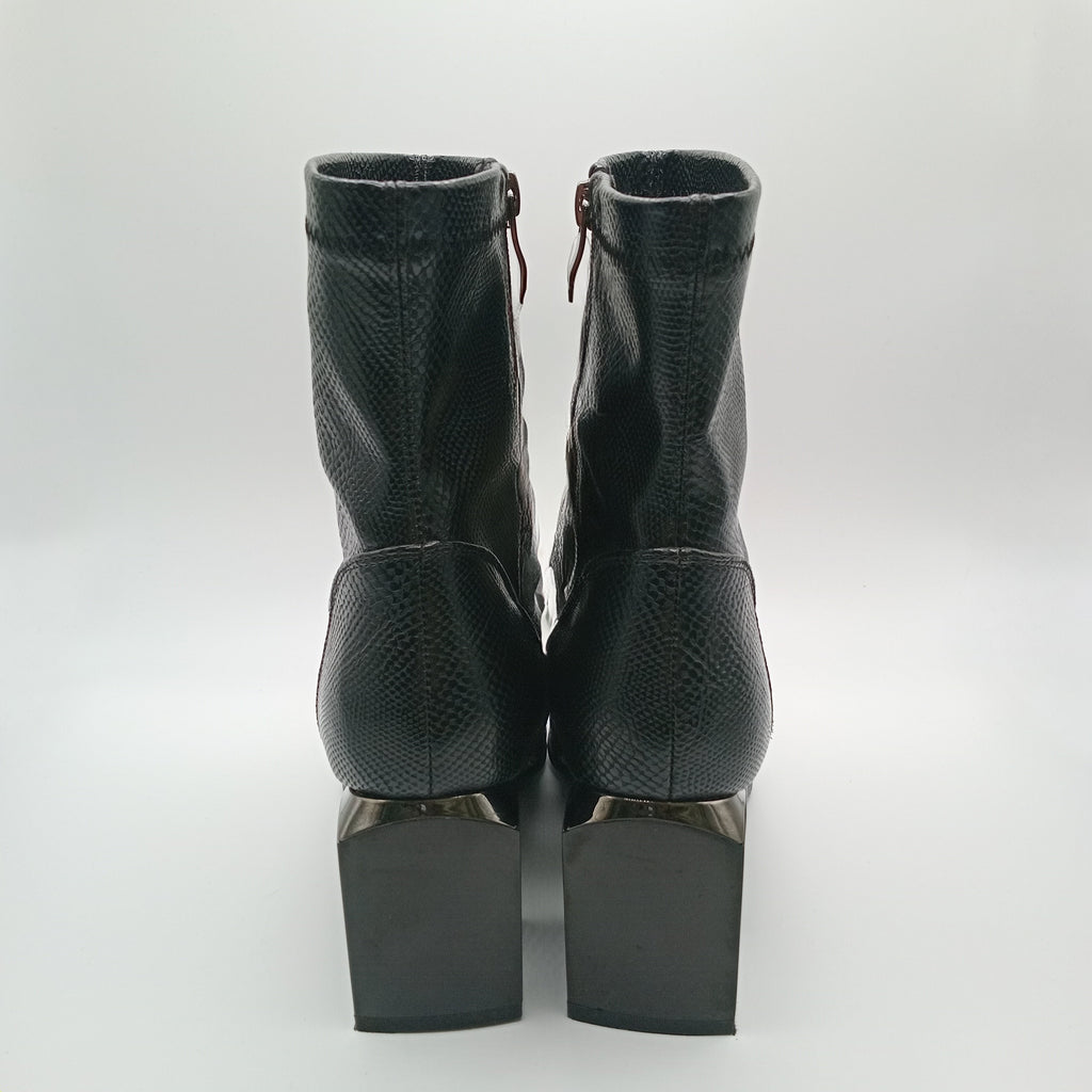 BOTA ROCKAWAY PRETA ECO PELE COBRA BICO METAL ZIPER