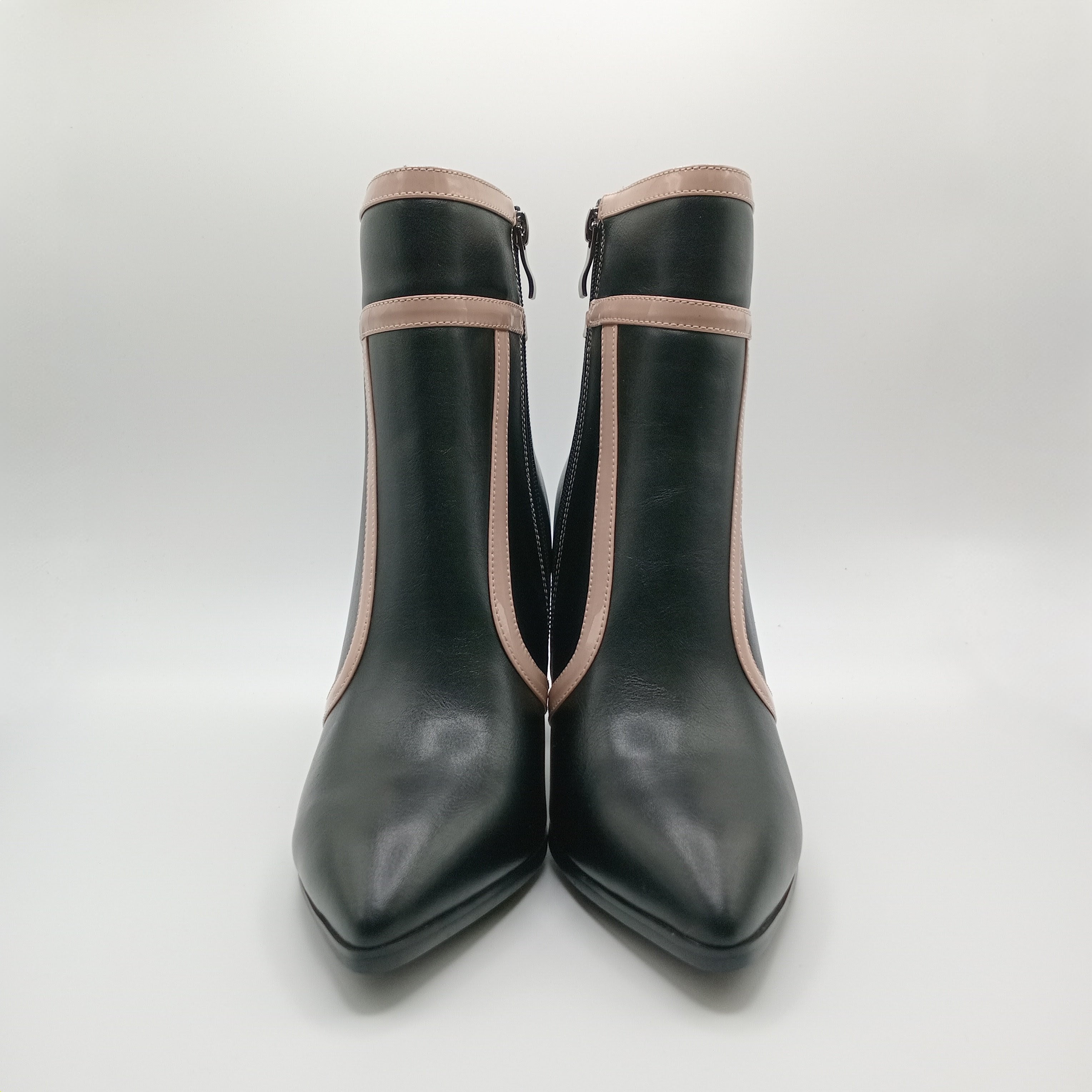 BOTA ROCKAWAY PRETO ECO PELE LISTRA ROSA ZIPER