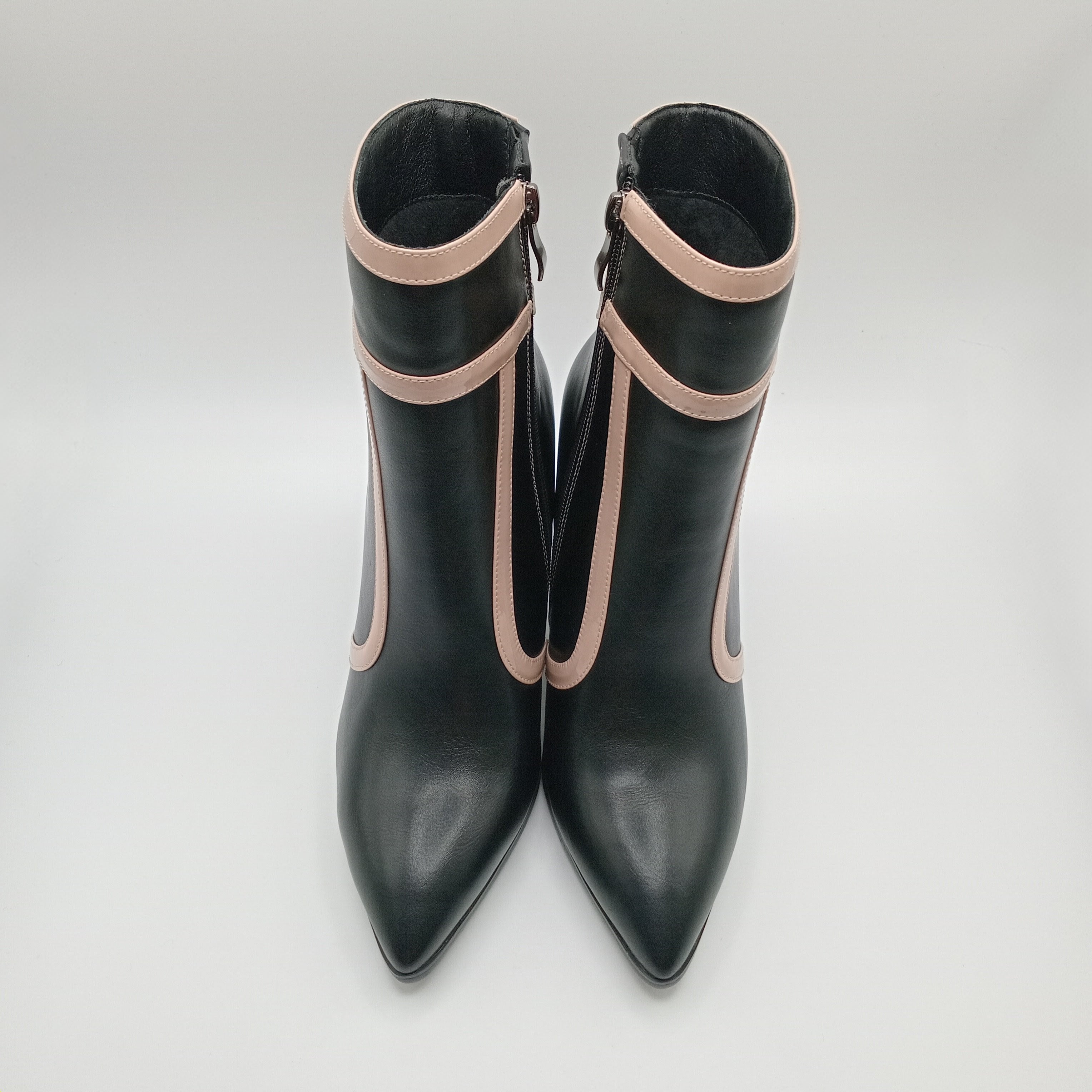 BOTA ROCKAWAY PRETO ECO PELE LISTRA ROSA ZIPER