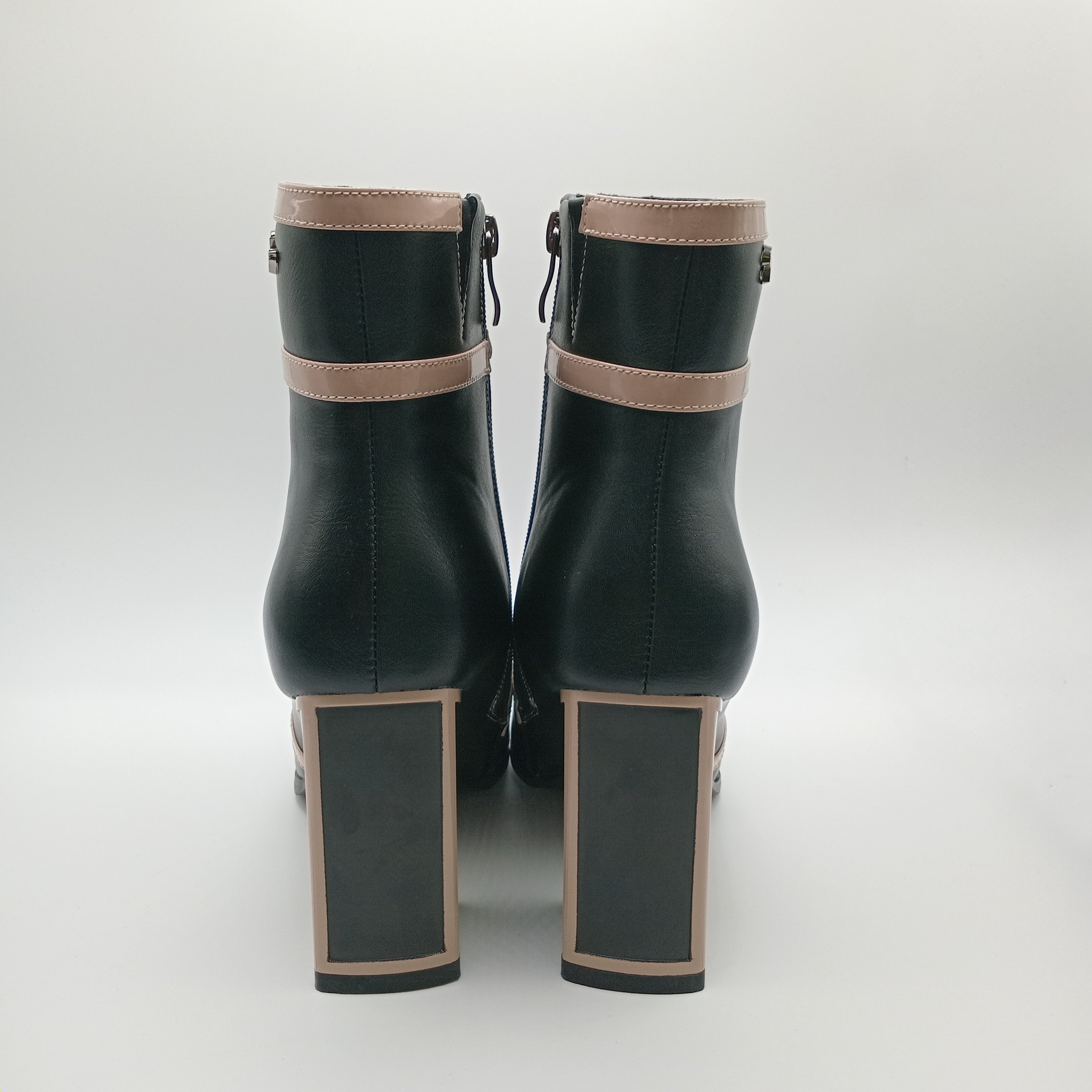 BOTA ROCKAWAY PRETO ECO PELE LISTRA ROSA ZIPER