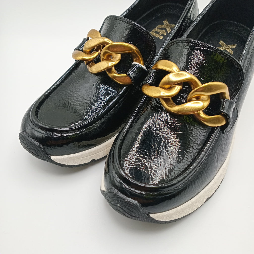 MOCASSIM PLATAFORMA XTI PRETO ECO PELE TIRA CORRENTE BICO REDONDO