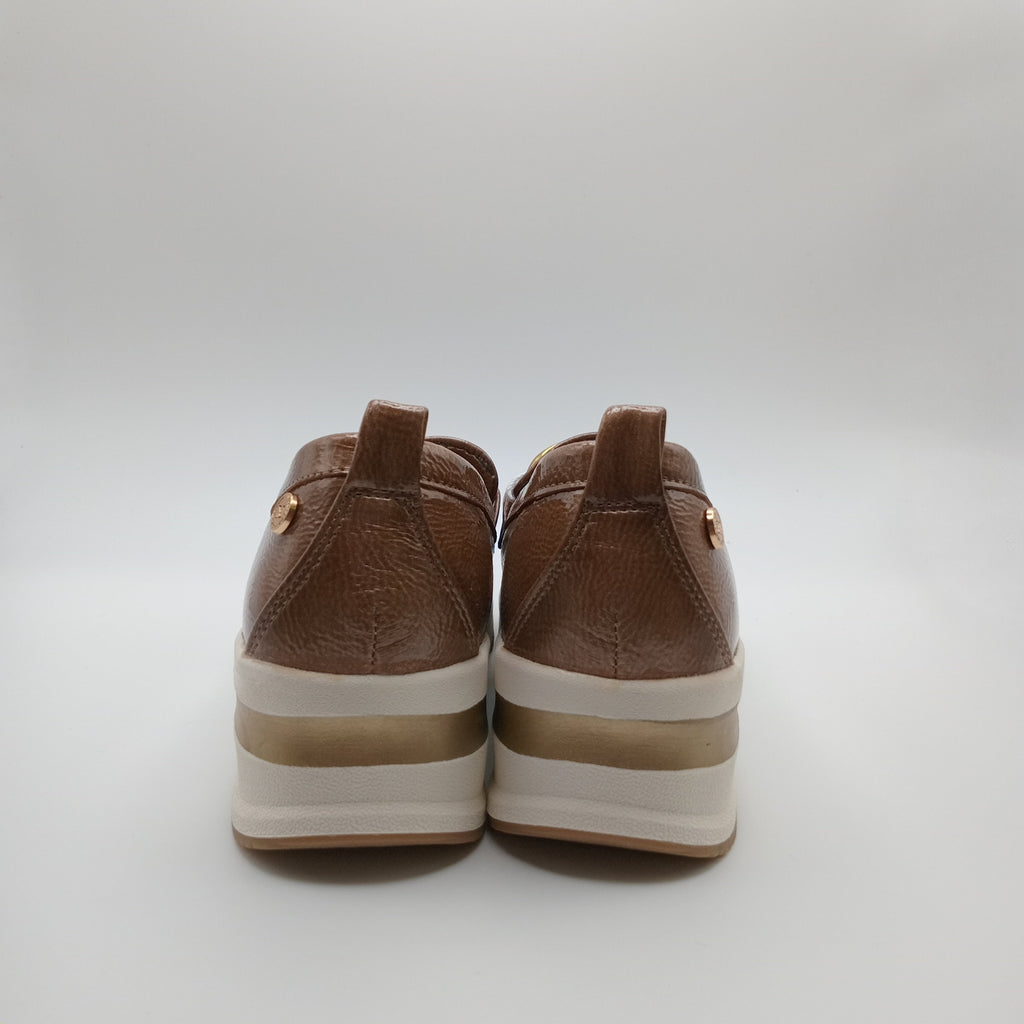 MOCASSIM PLATAFORMA XTI CASTANHO ECO PELE TIRA CORRENTE BICO REDONDO