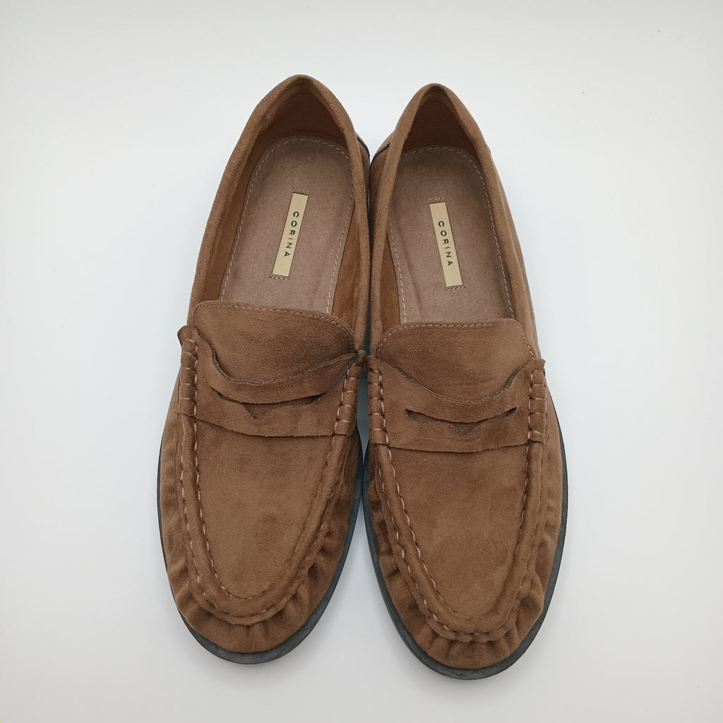 Mocassim Corina Sapato Feminino de Camurça Marrom Confortável e Elegante para o Dia a Dia