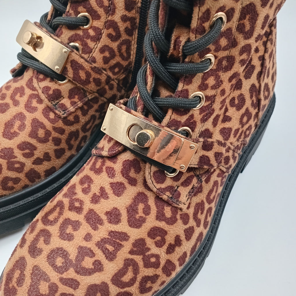 BOTA COTURNO BESTELLE LEOPARDO CAMURÇA FECHO REGULÁVEL ZIPER ANIMAL PRINT