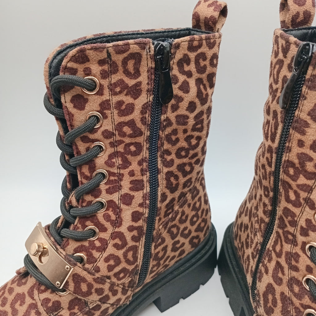 BOTA COTURNO BESTELLE LEOPARDO CAMURÇA FECHO REGULÁVEL ZIPER ANIMAL PRINT