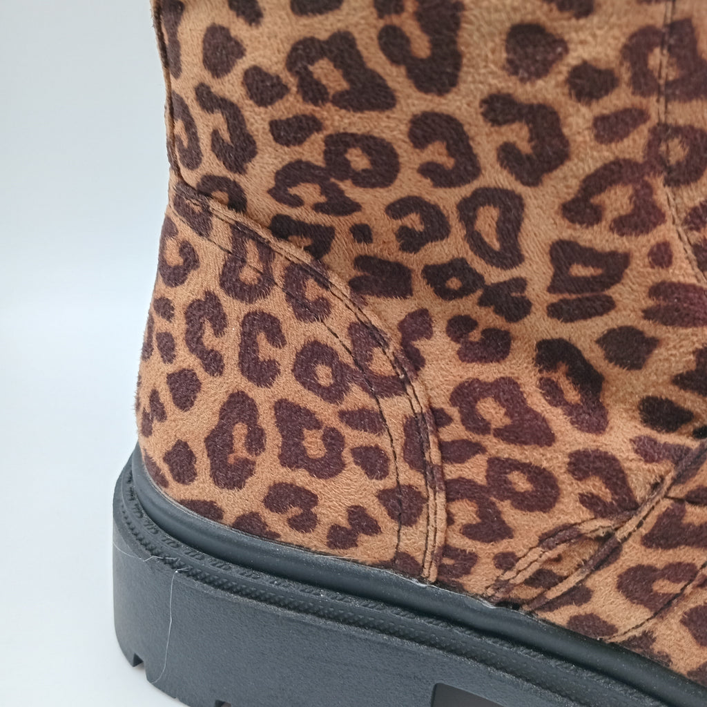 BOTA COTURNO BESTELLE LEOPARDO CAMURÇA FECHO REGULÁVEL ZIPER ANIMAL PRINT