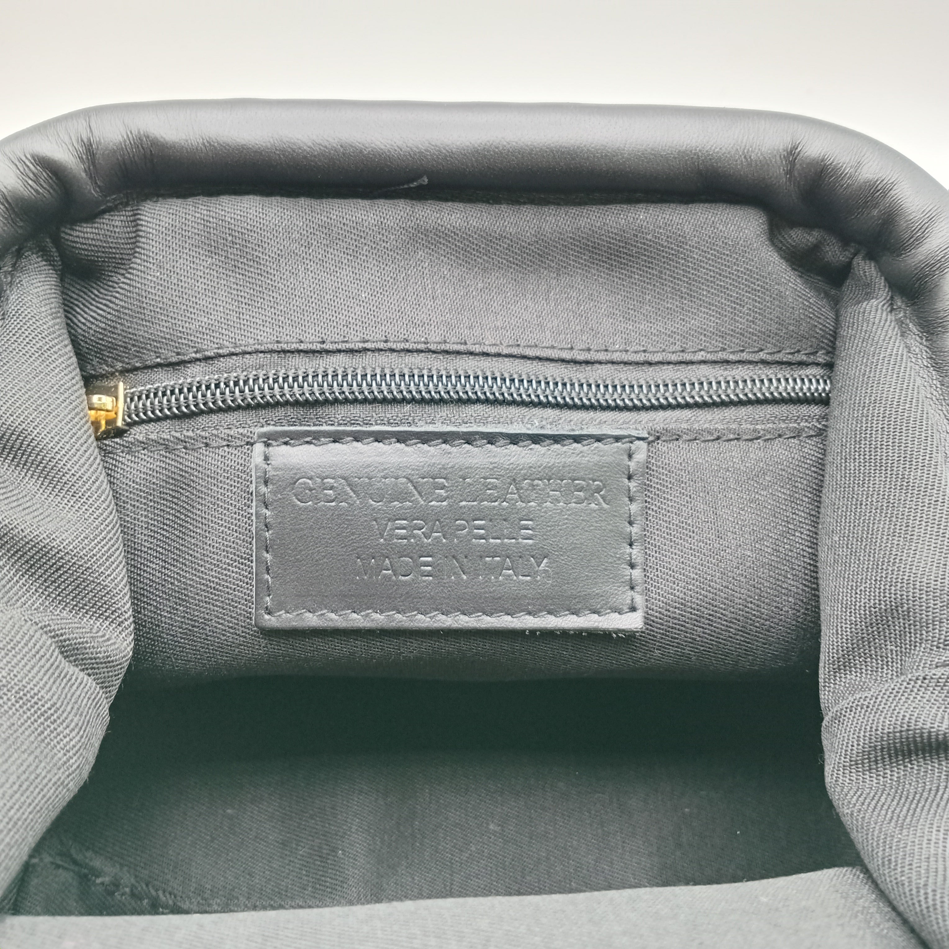 BOLSA CLUTCH GENUINE LEATHER ONÇA COURO CASTANHO CLARO ALÇA DOURADA ANIMAL PRINT MALA