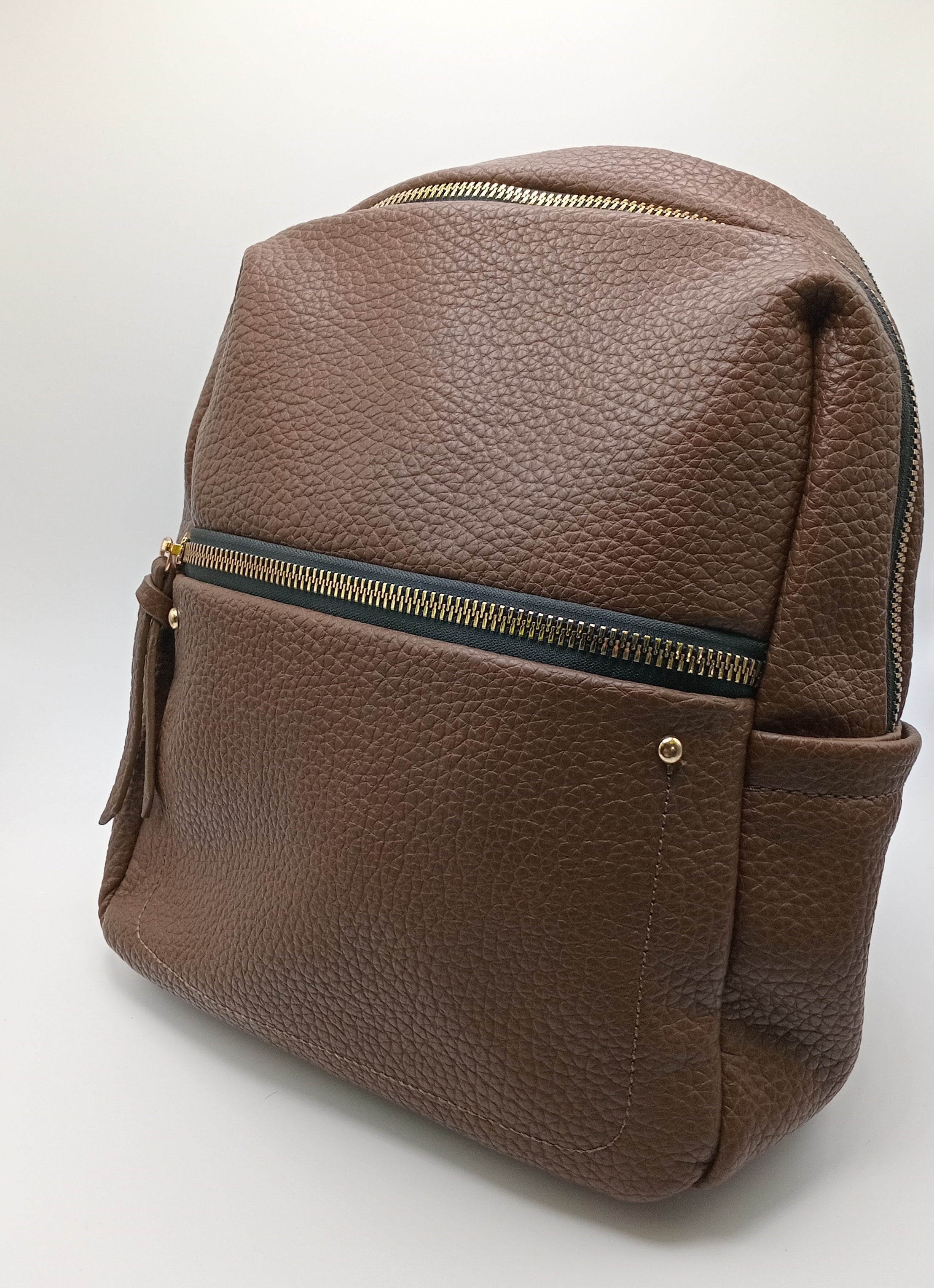 MOCHILA GRUPO BELLE CASTANHO ESCURO ECO PELE ALÇA AJUSTÁVEL BOLSO FRONTAL MALA