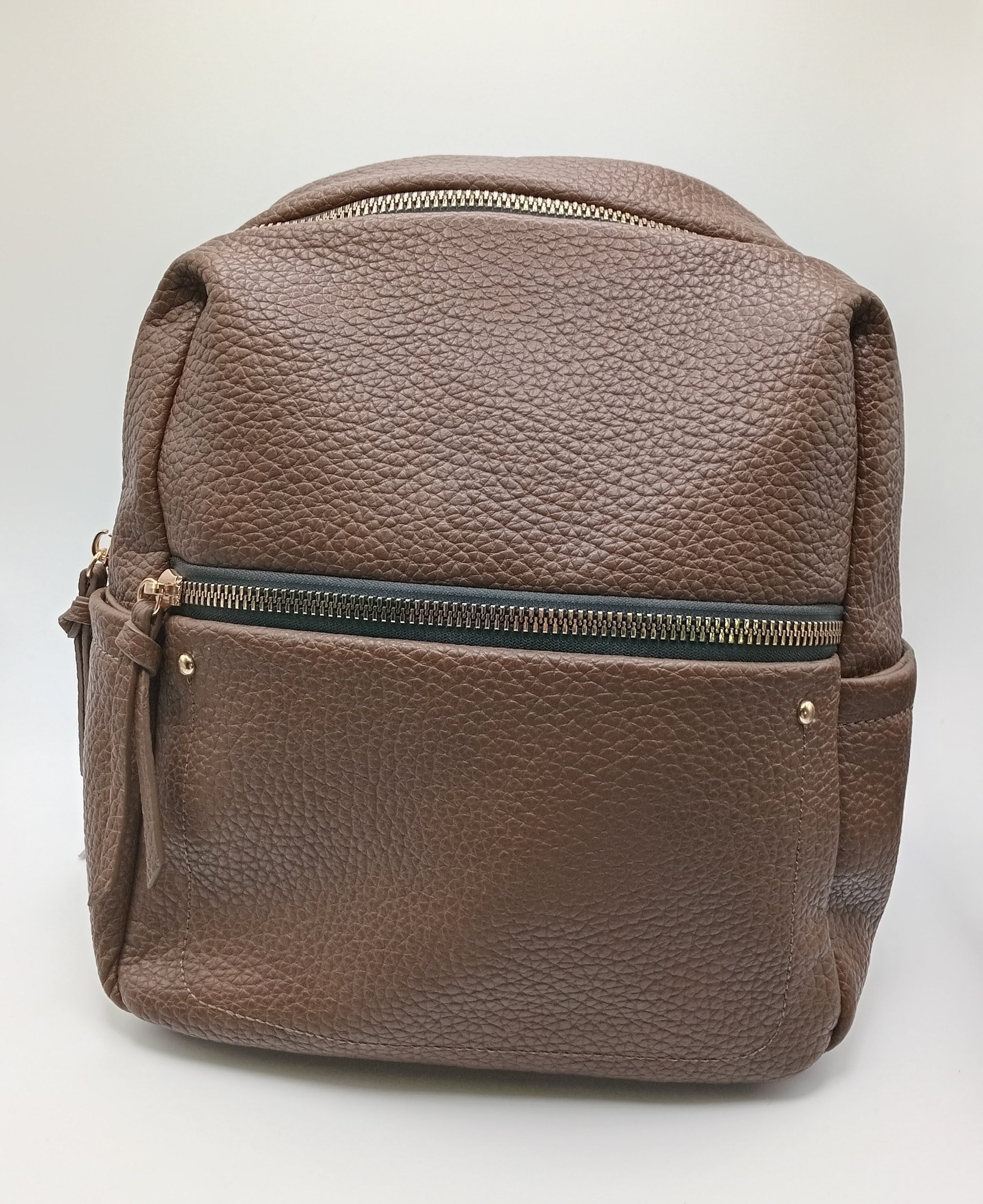 MOCHILA GRUPO BELLE CASTANHO ESCURO ECO PELE ALÇA AJUSTÁVEL BOLSO FRONTAL MALA