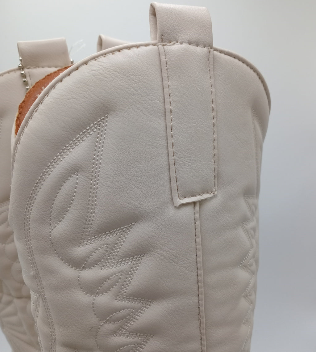 BOTA COWGIRL IDEAL SHOES BRANCO ECO PELE BORDADO BICUDO