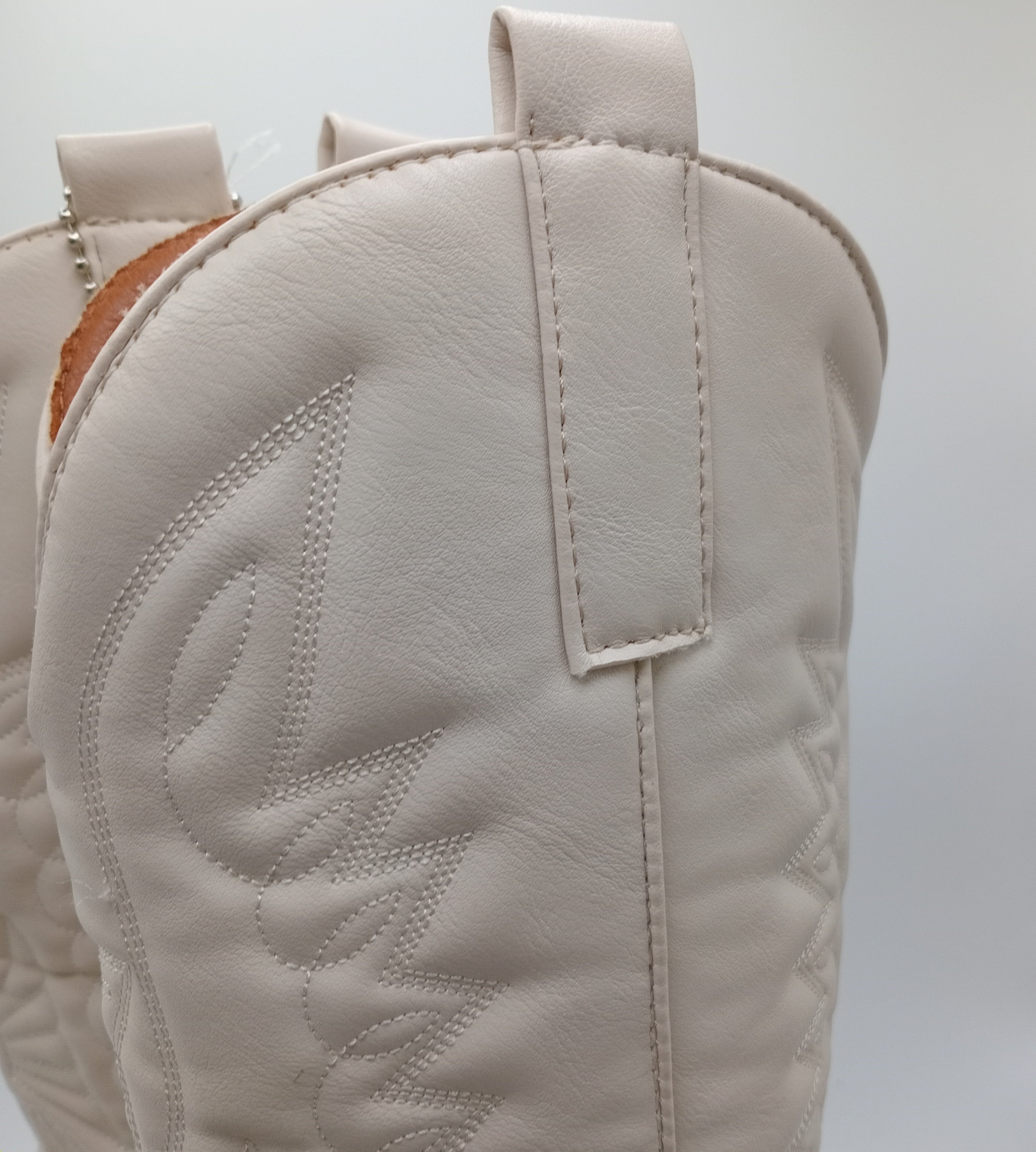 BOTA COWGIRL IDEAL SHOES BRANCO ECO PELE BORDADO BICUDO