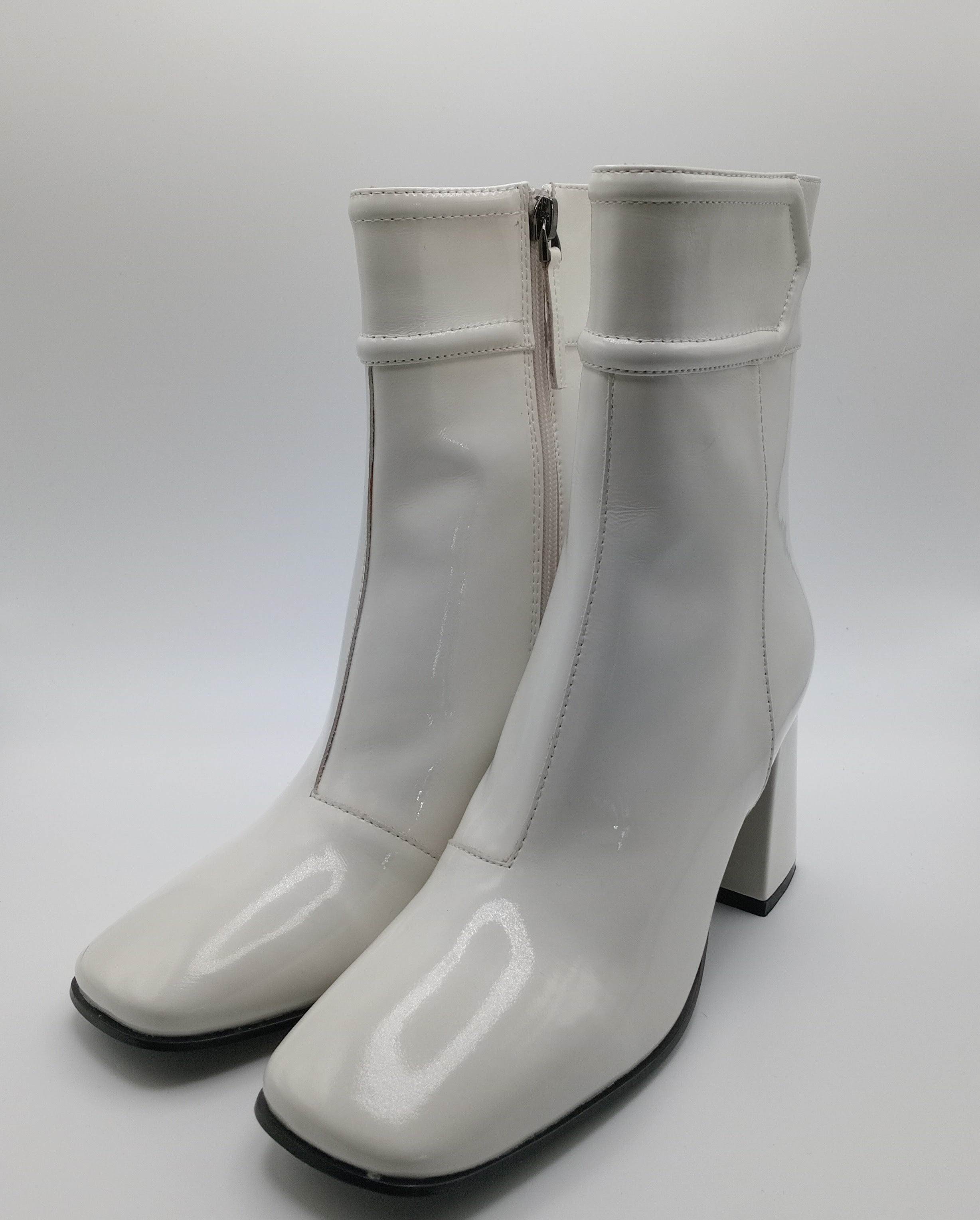 BOTA QUADRADA BIBI LOU BRANCO COURO LISO ZIPER