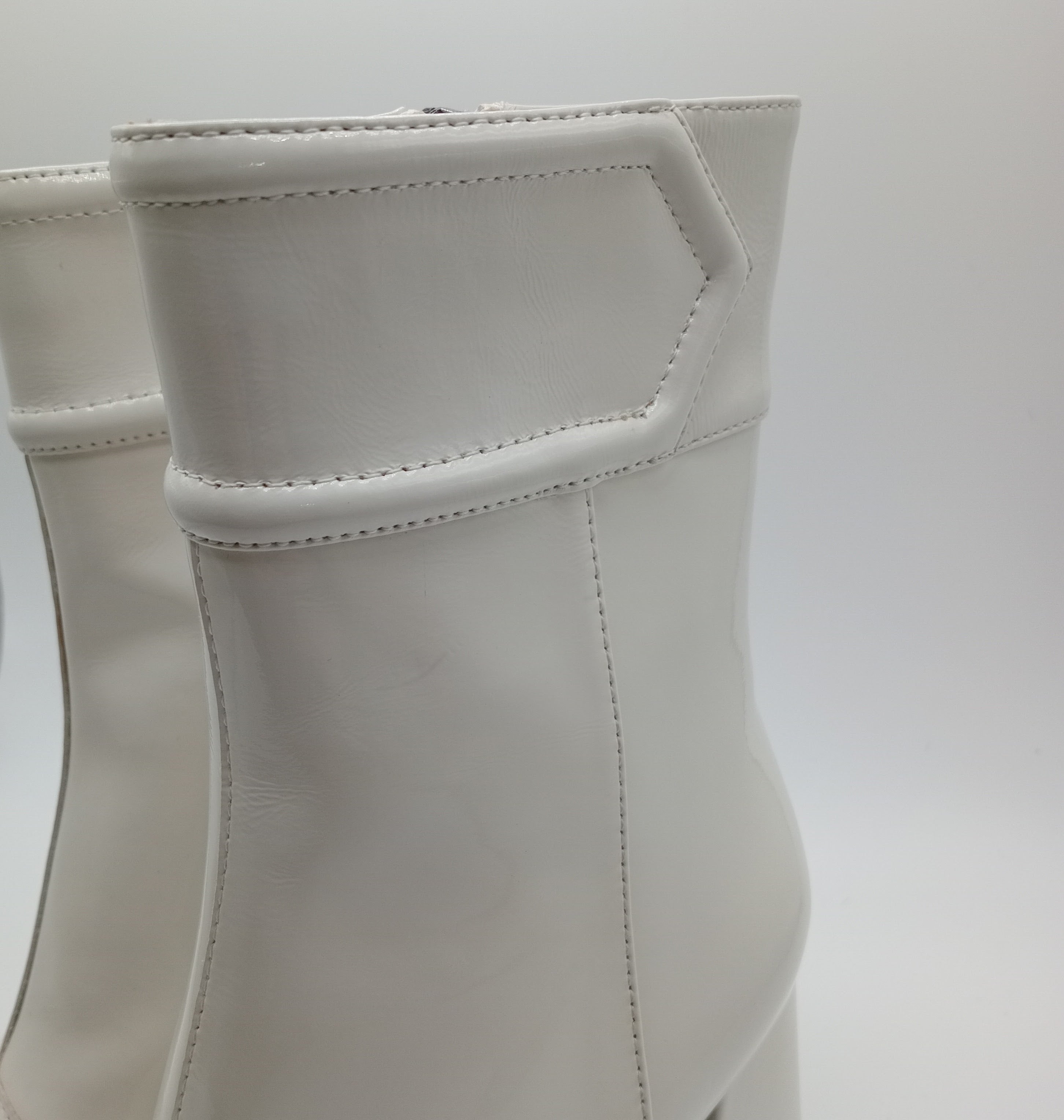 BOTA QUADRADA BIBI LOU BRANCO COURO LISO ZIPER