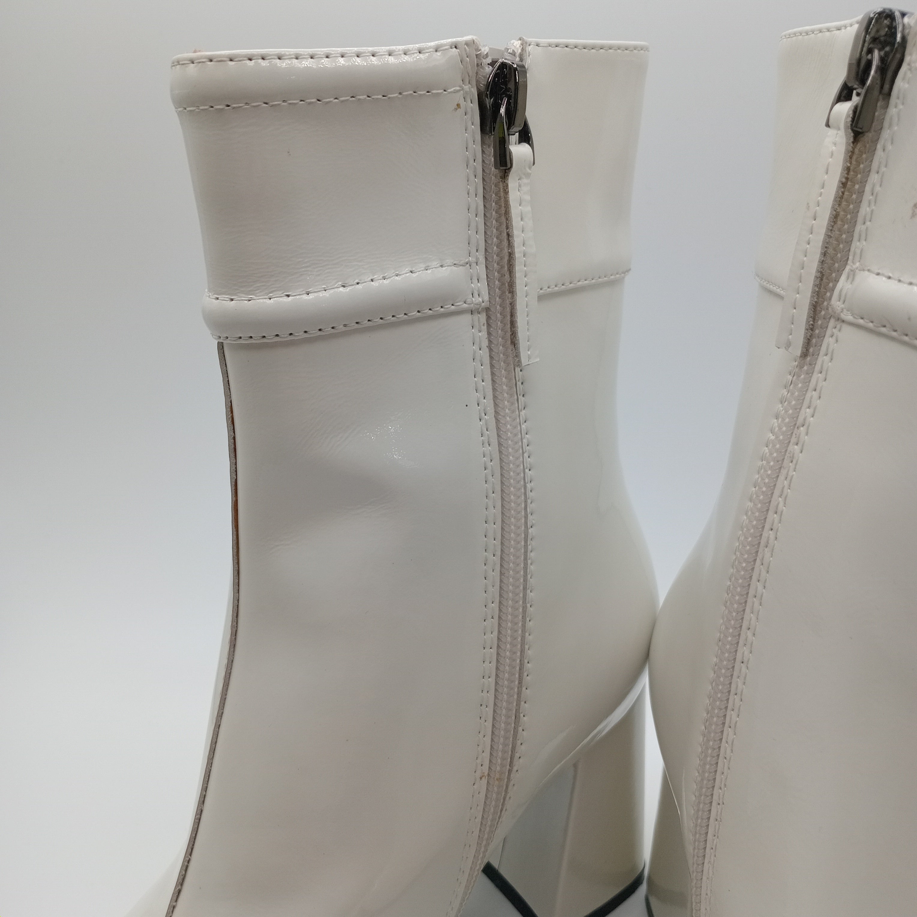 BOTA QUADRADA BIBI LOU BRANCO COURO LISO ZIPER