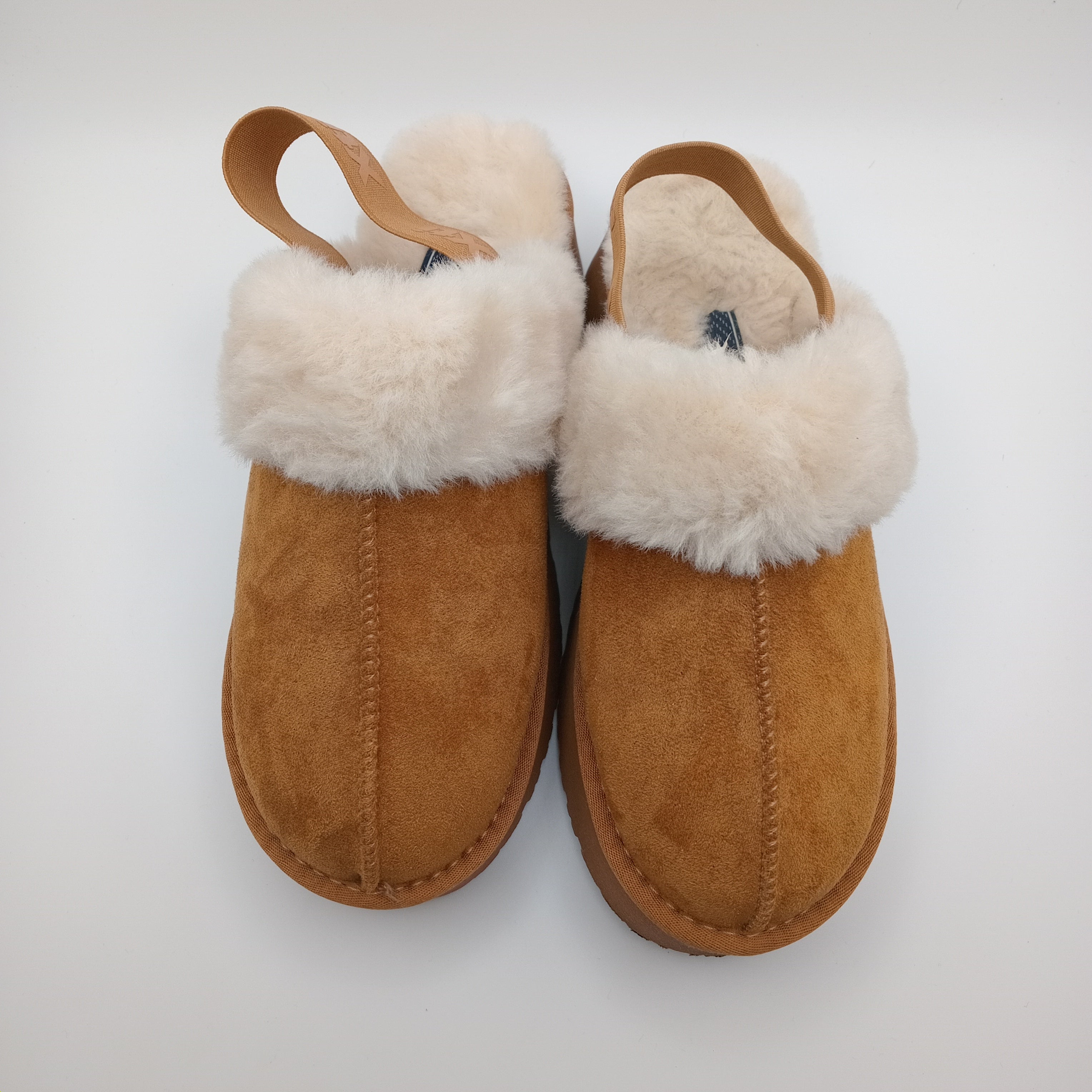 SOCAS PANTUFAS XTI CASTANHO E BRANCO PELOS CAMURÇA TIRAS