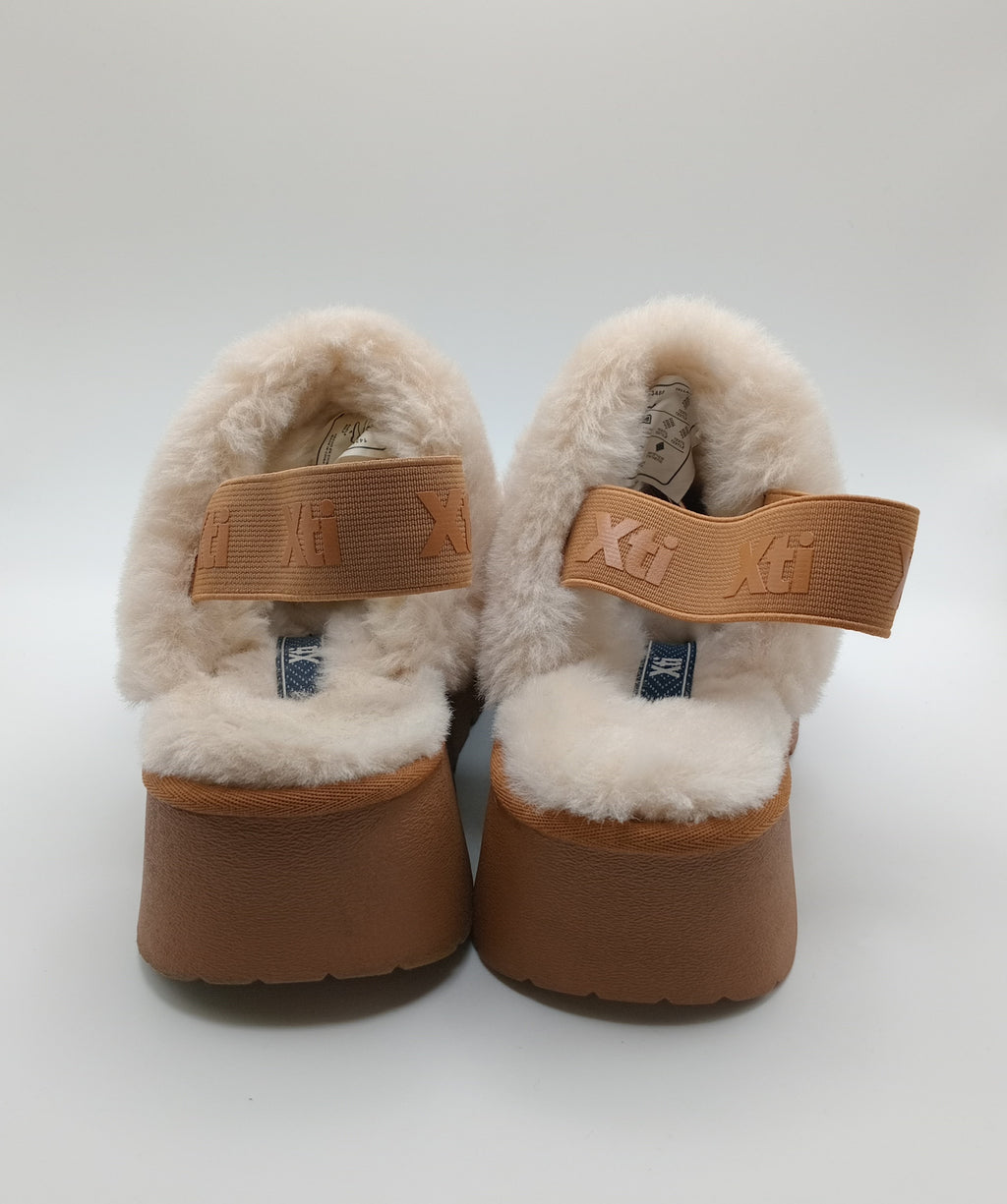 SOCAS PANTUFAS XTI CASTANHO E BRANCO PELOS CAMURÇA TIRAS