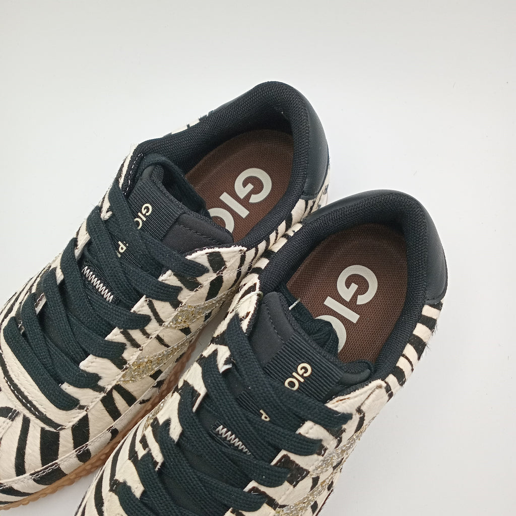 Ténis Femininos Gioseppo Estilo Sapatilhas com Padrão Zebra e Detalhes Rose Gold, Sola de Goma Antiderrapante, Calçado Casual Confortável e Moderno