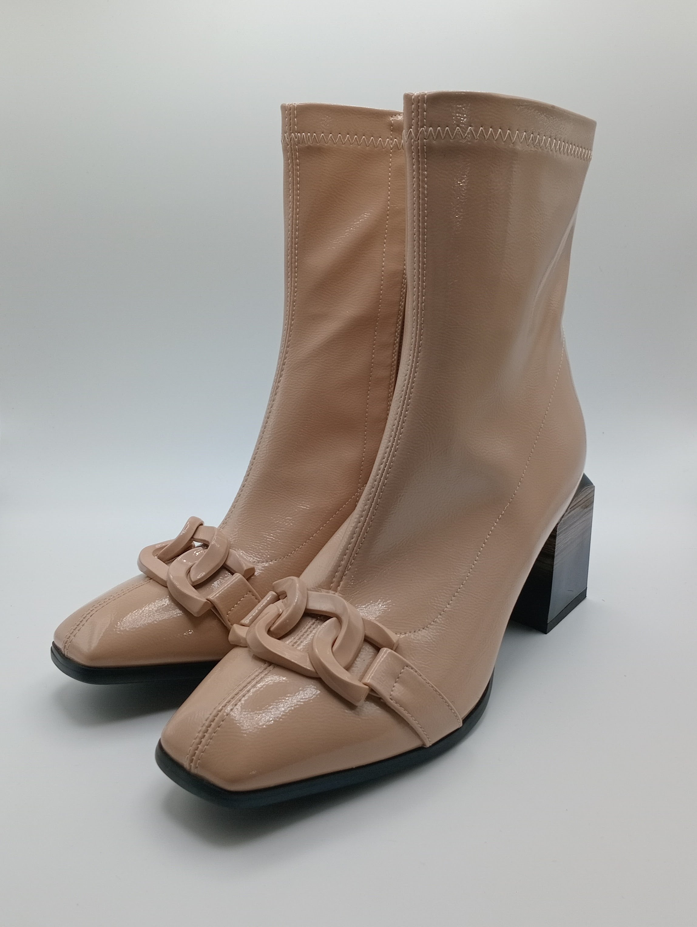 BOTA QUADRADA ROCKAWAY NUDE ECO PELE CORRENTE ZIPER