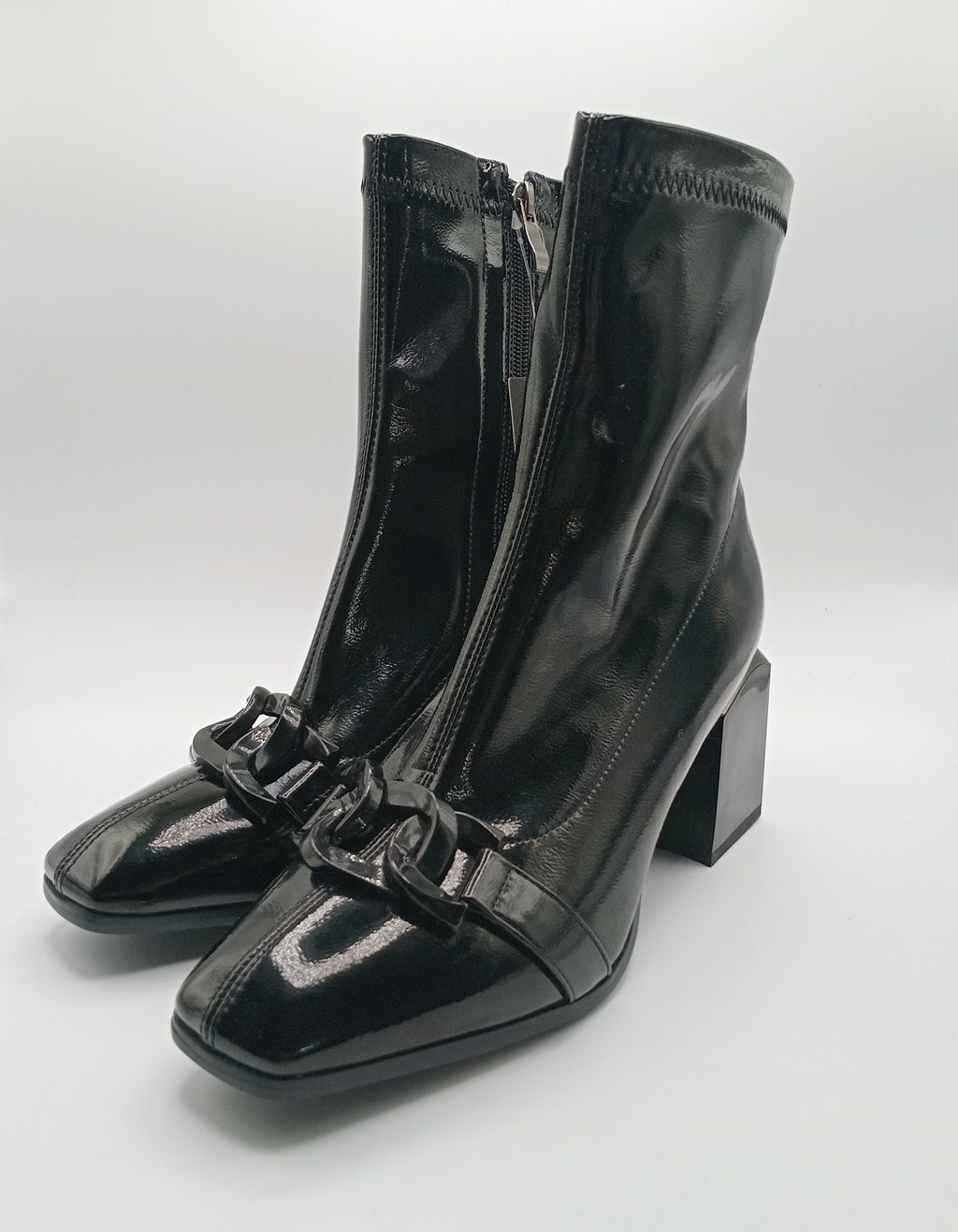 BOTA QUADRADA ROCKAWAY PRETO ECO PELE CORRENTE ZIPER