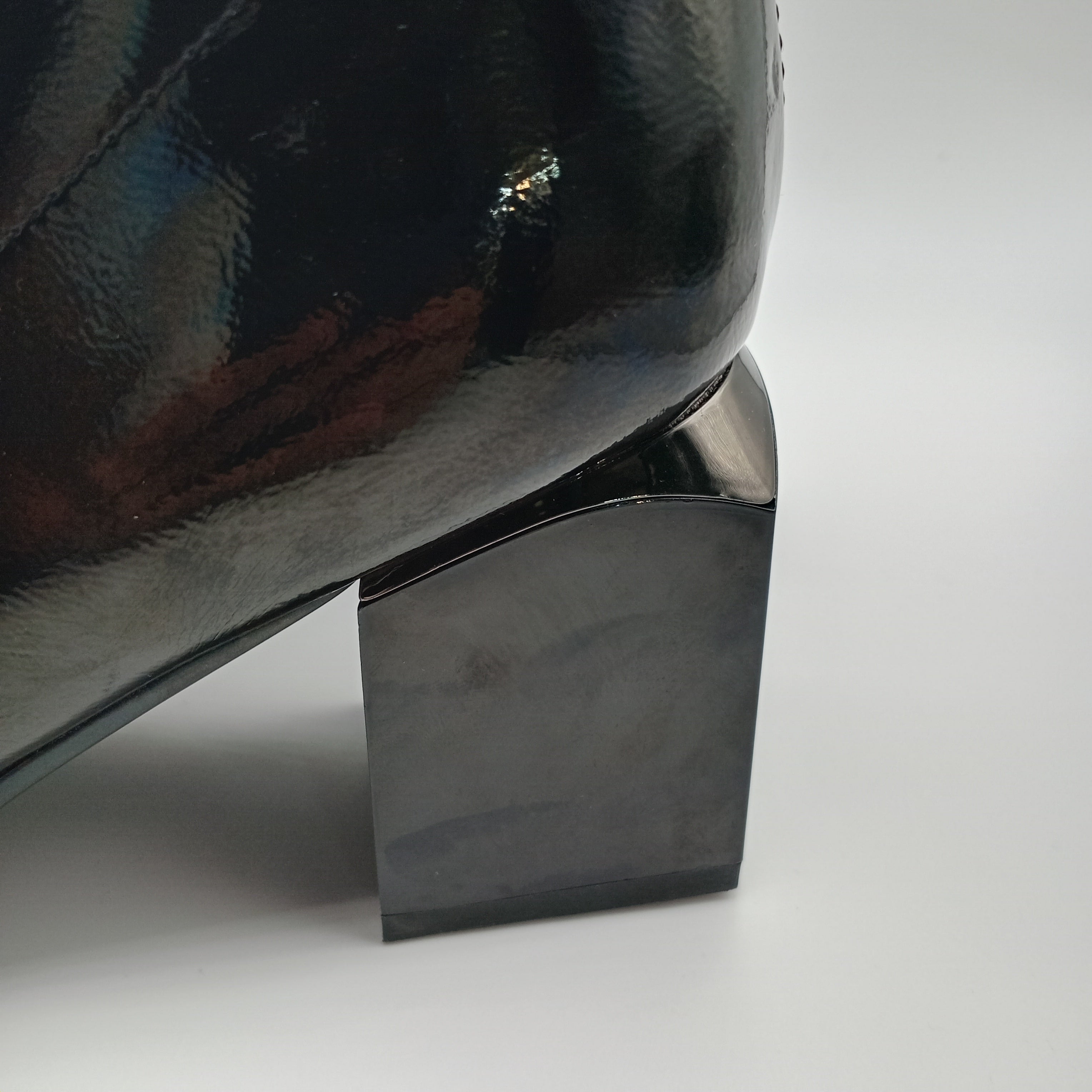 BOTA QUADRADA ROCKAWAY PRETO ECO PELE CORRENTE ZIPER