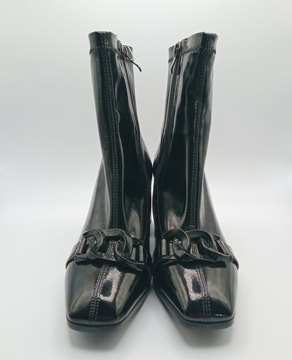 BOTA QUADRADA ROCKAWAY PRETO ECO PELE CORRENTE ZIPER