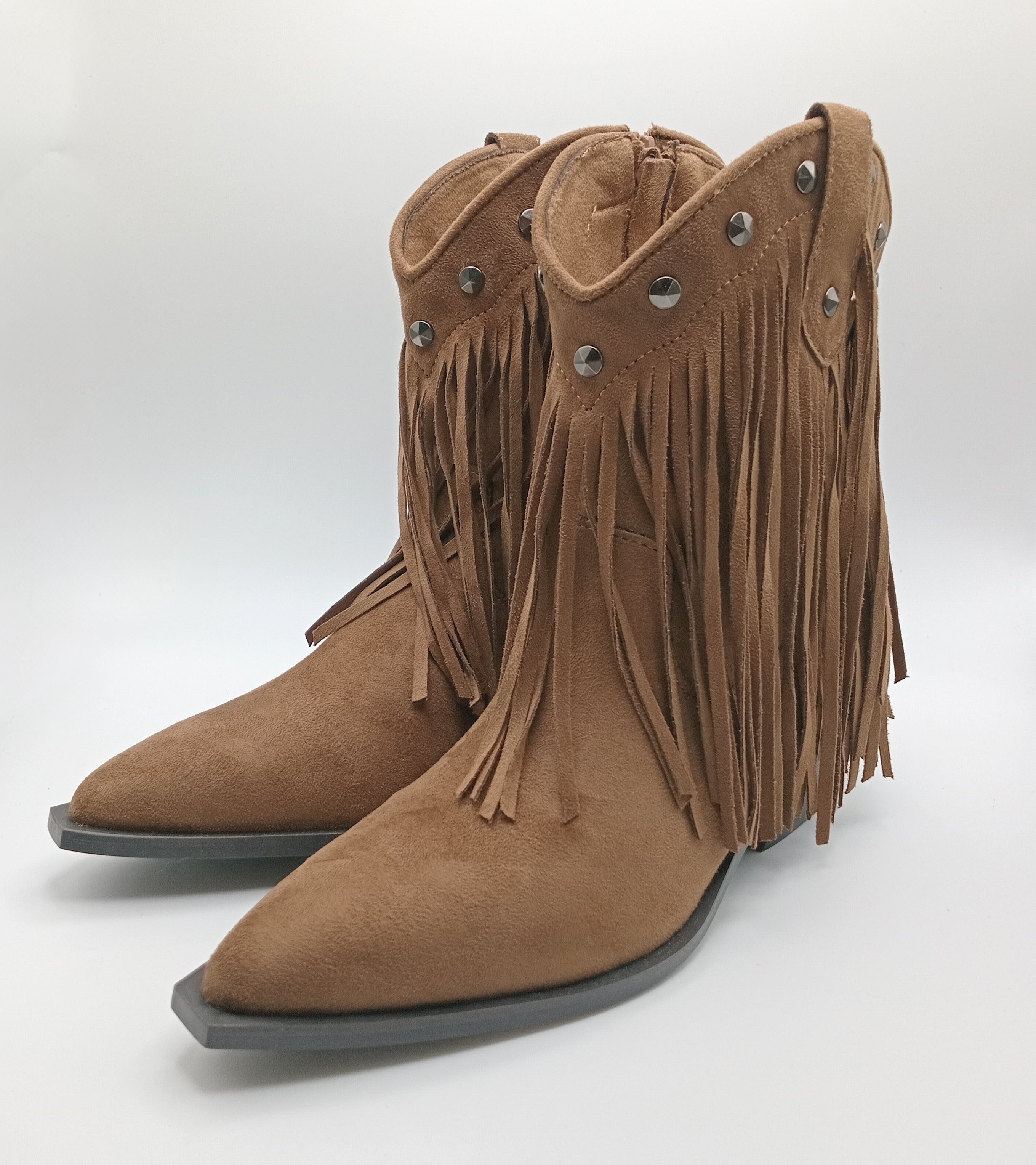BOTA COWGIRL CORINA CASTANHO CAMURÇA FRANJA TAXAS BICUDO ZIPER