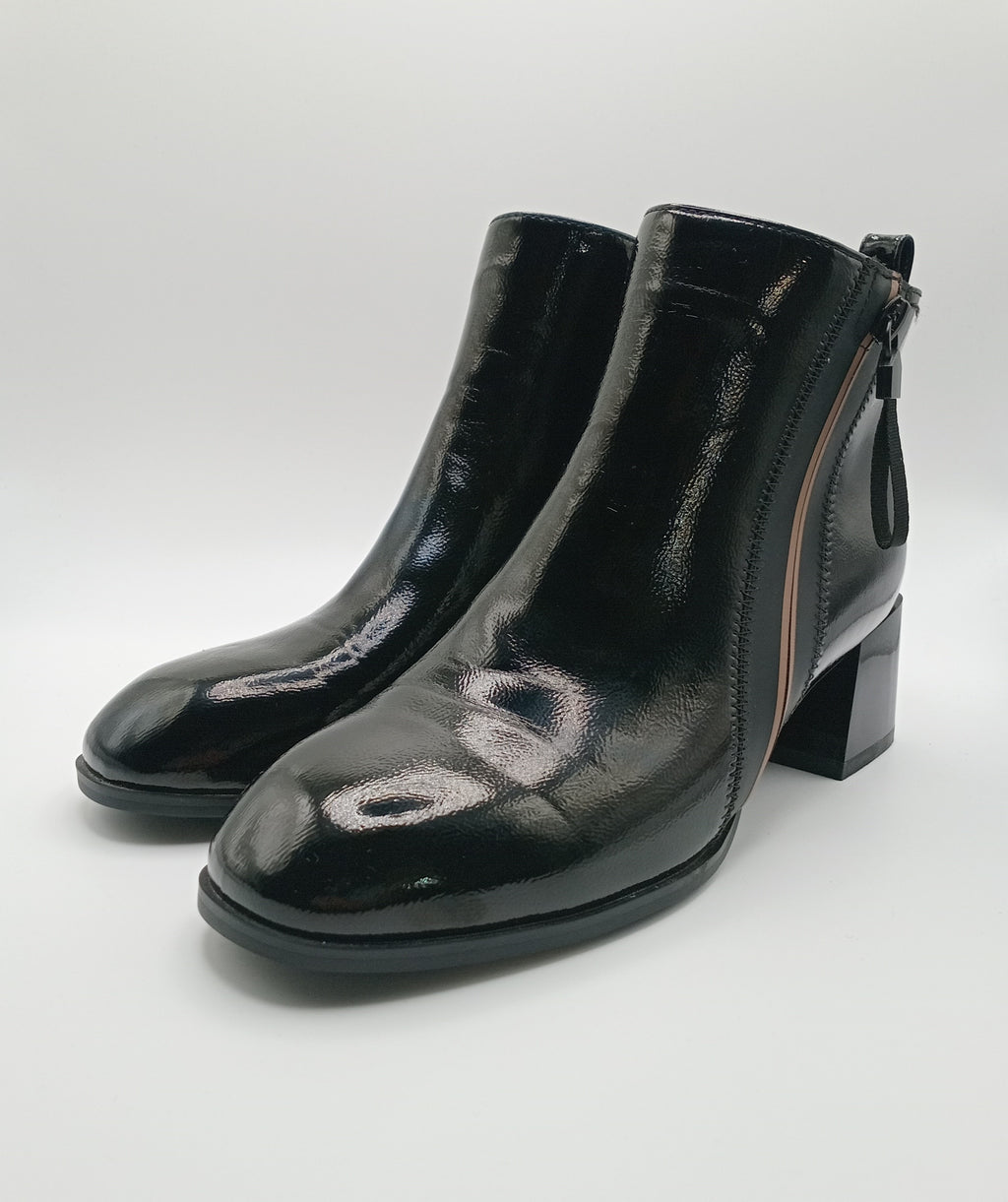 BOTA ROCKAWAY PRETO ECO PELE VERNIZ ZIPER DETALHE ZIPER FAKE BOTIM