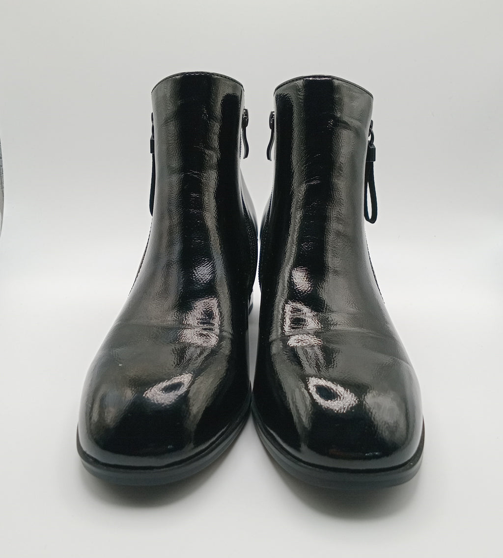 BOTA ROCKAWAY PRETO ECO PELE VERNIZ ZIPER DETALHE ZIPER FAKE BOTIM