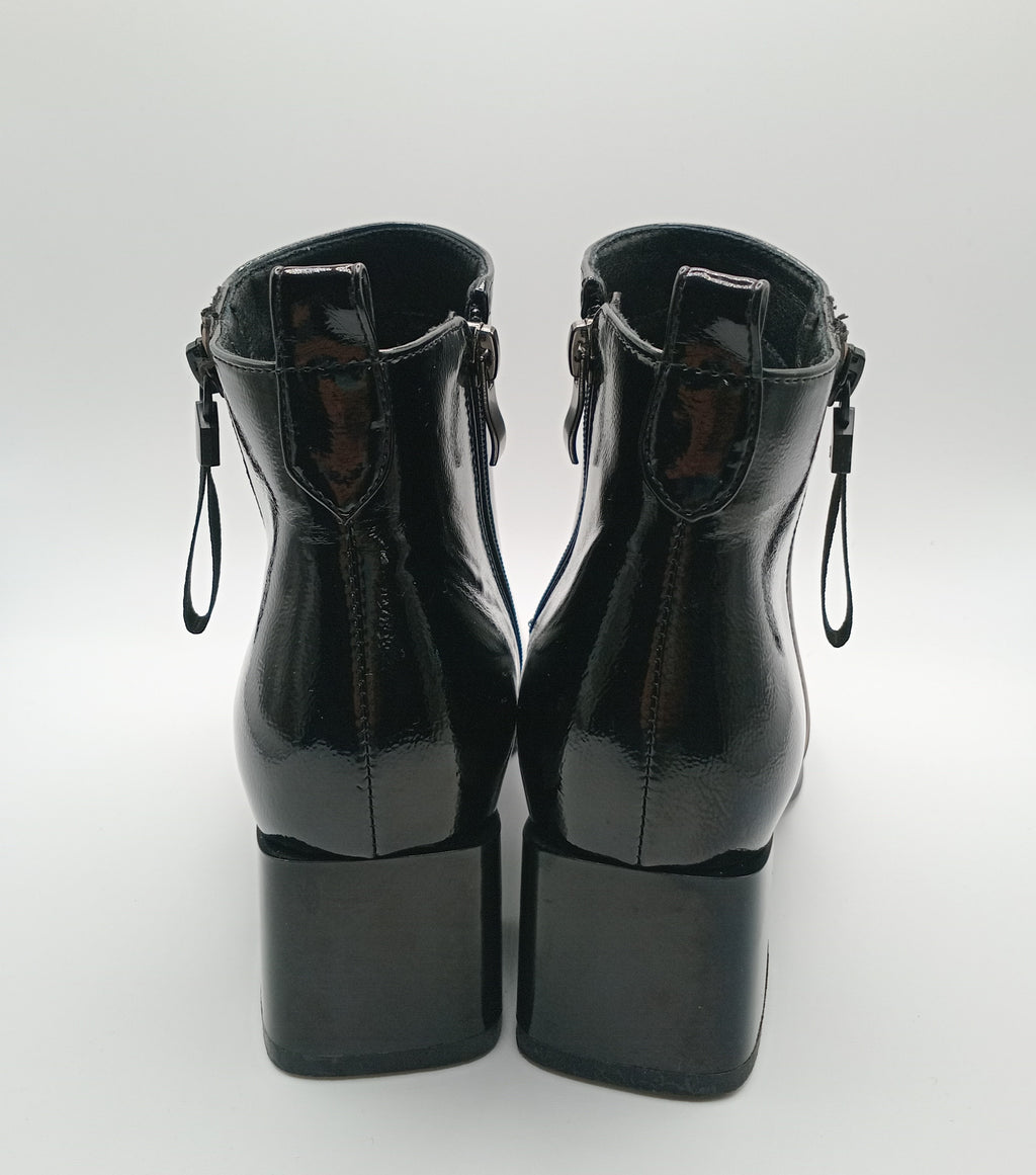 BOTA ROCKAWAY PRETO ECO PELE VERNIZ ZIPER DETALHE ZIPER FAKE BOTIM