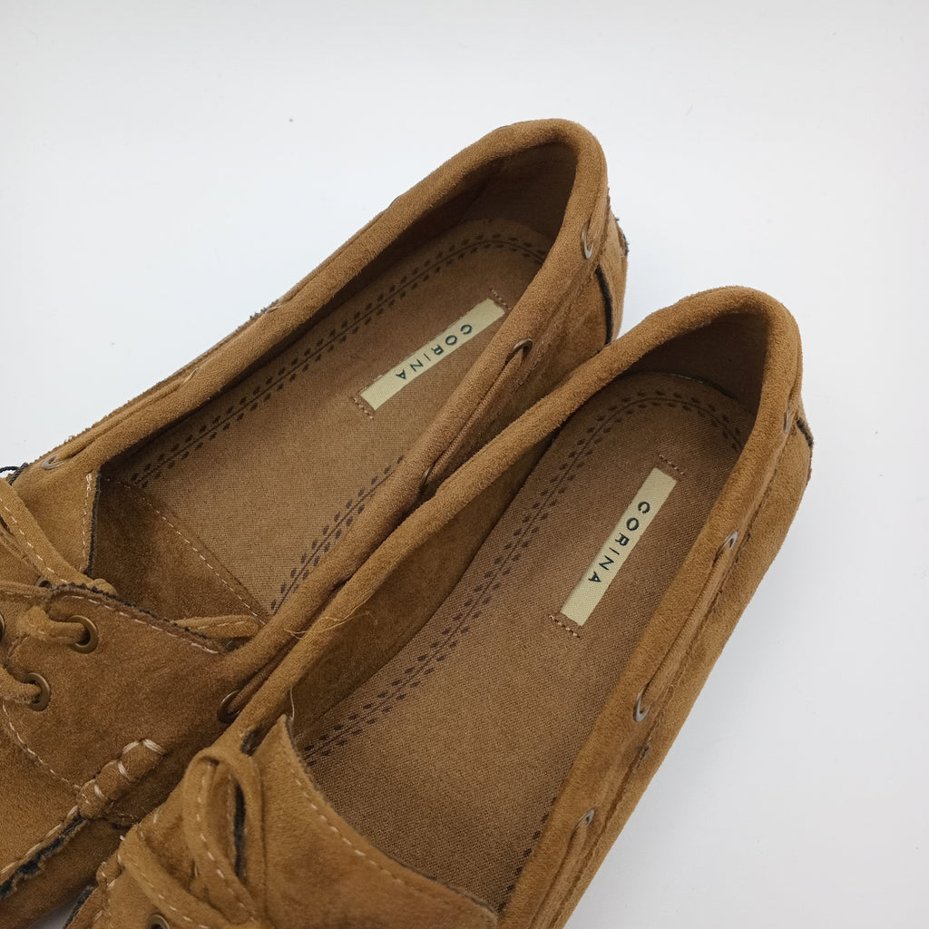 Mocassim Feminino Corina em Camurça com Laço; Sapato Casual Confortável Estilo Náutico Marrom Camel