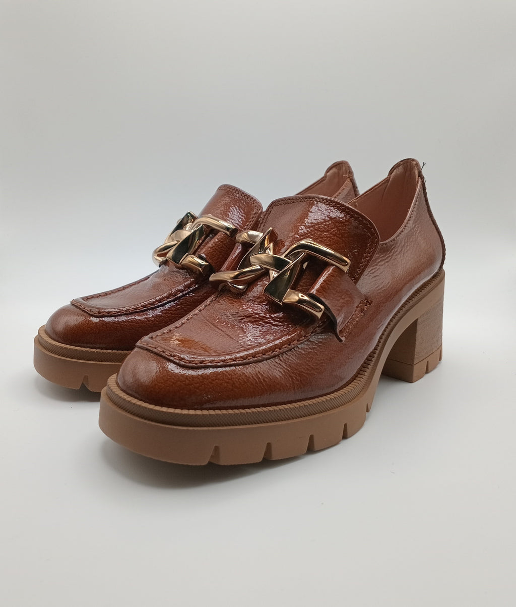 MOCASSIM SALTO HISPANITAS CASTANHO COURO FIVELA DOURADA TRATORADO