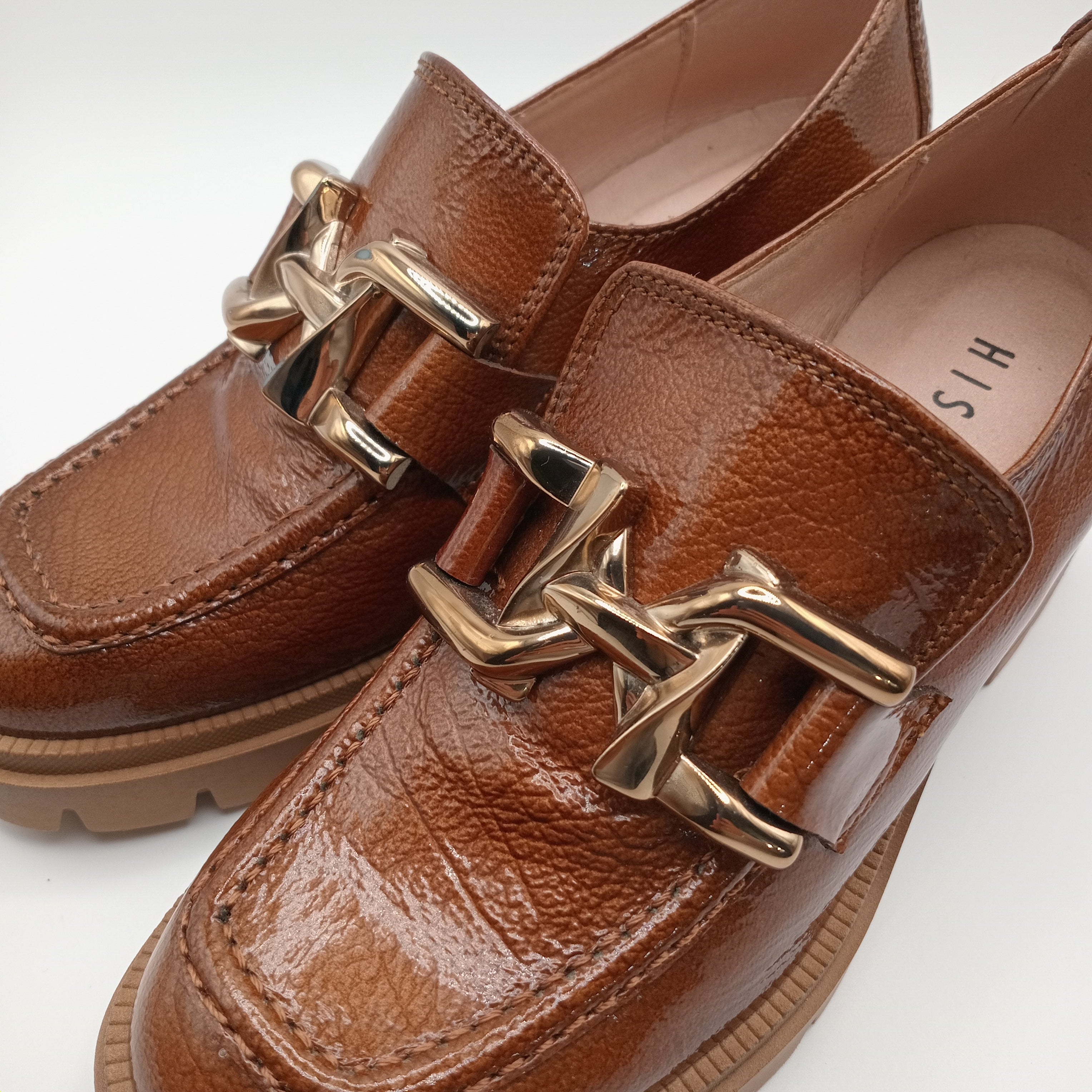 MOCASSIM SALTO HISPANITAS CASTANHO COURO FIVELA DOURADA TRATORADO