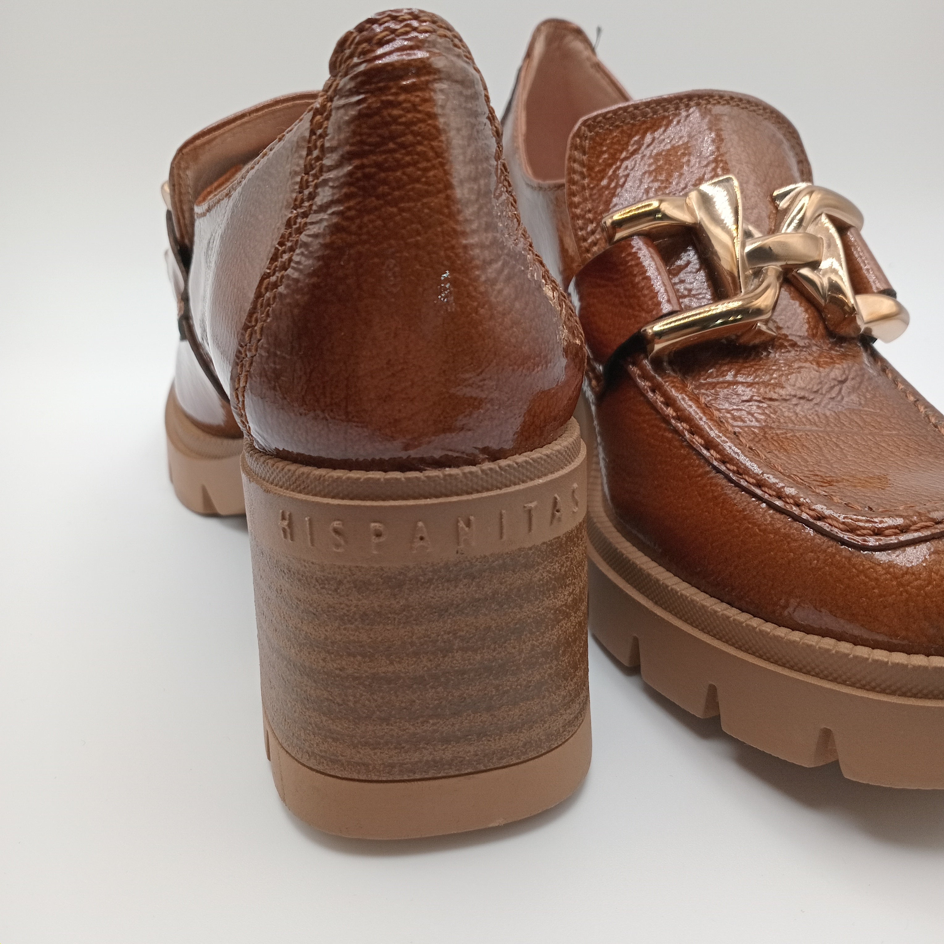 MOCASSIM SALTO HISPANITAS CASTANHO COURO FIVELA DOURADA TRATORADO