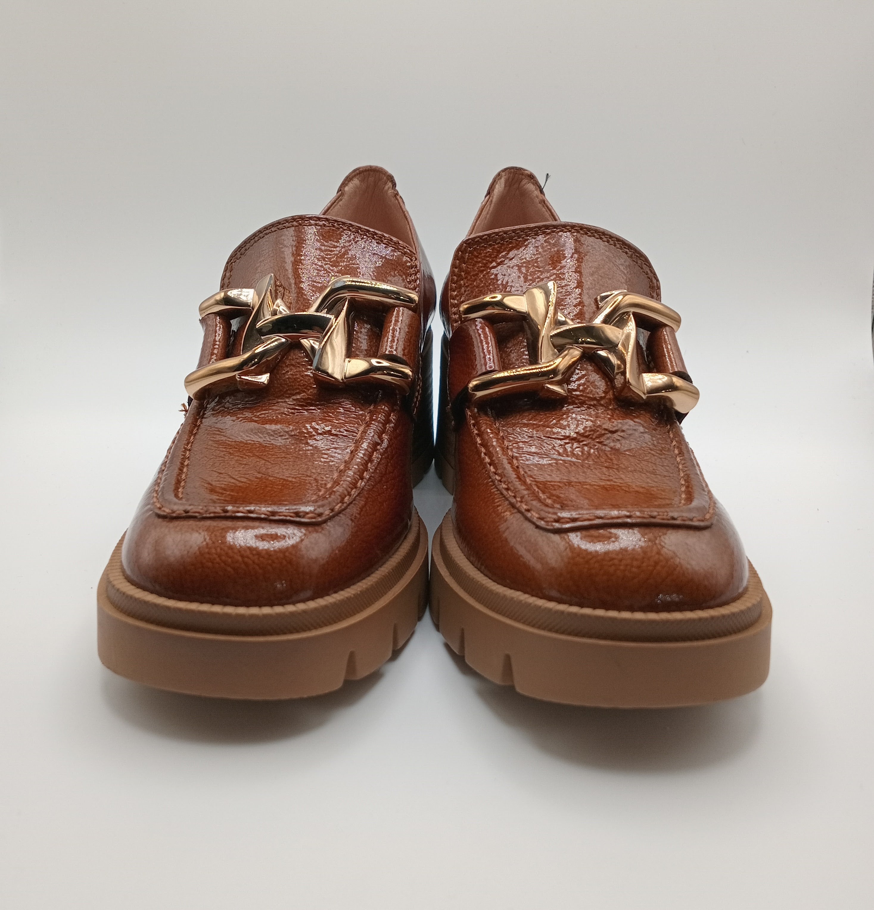 MOCASSIM SALTO HISPANITAS CASTANHO COURO FIVELA DOURADA TRATORADO